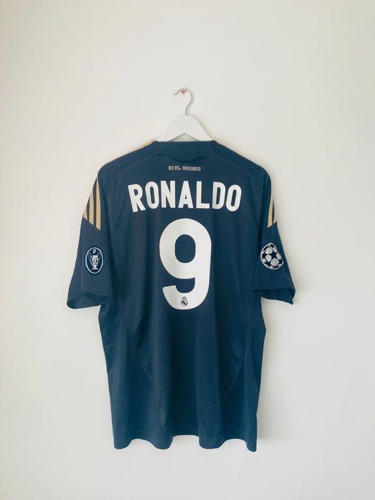 Real Madrid third football shirt (sample)
2009/10
Cristiano Ronaldo 9 Large