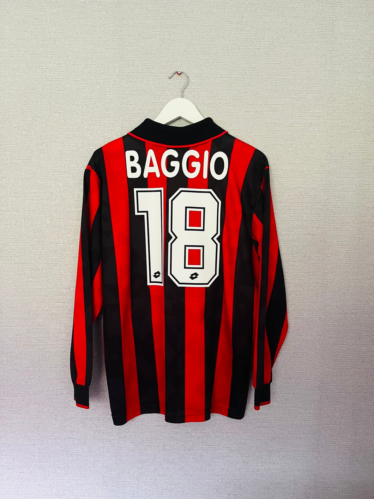 AC Milan home football shirt 1996/97 Baggio Medium