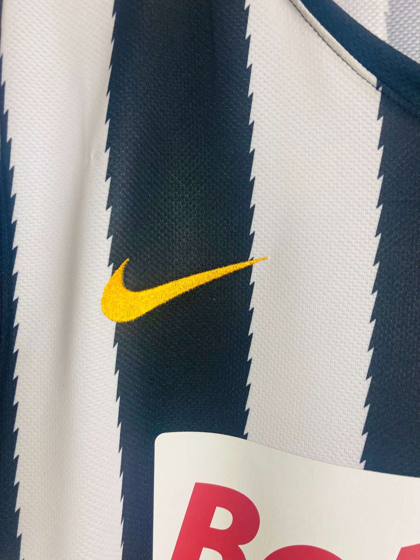 Juventus home football shirt
2010/11 Del Piero Medium