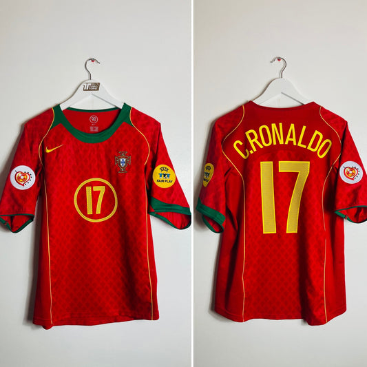 Portugal home football shirt Euro 2004 CR17 Medium