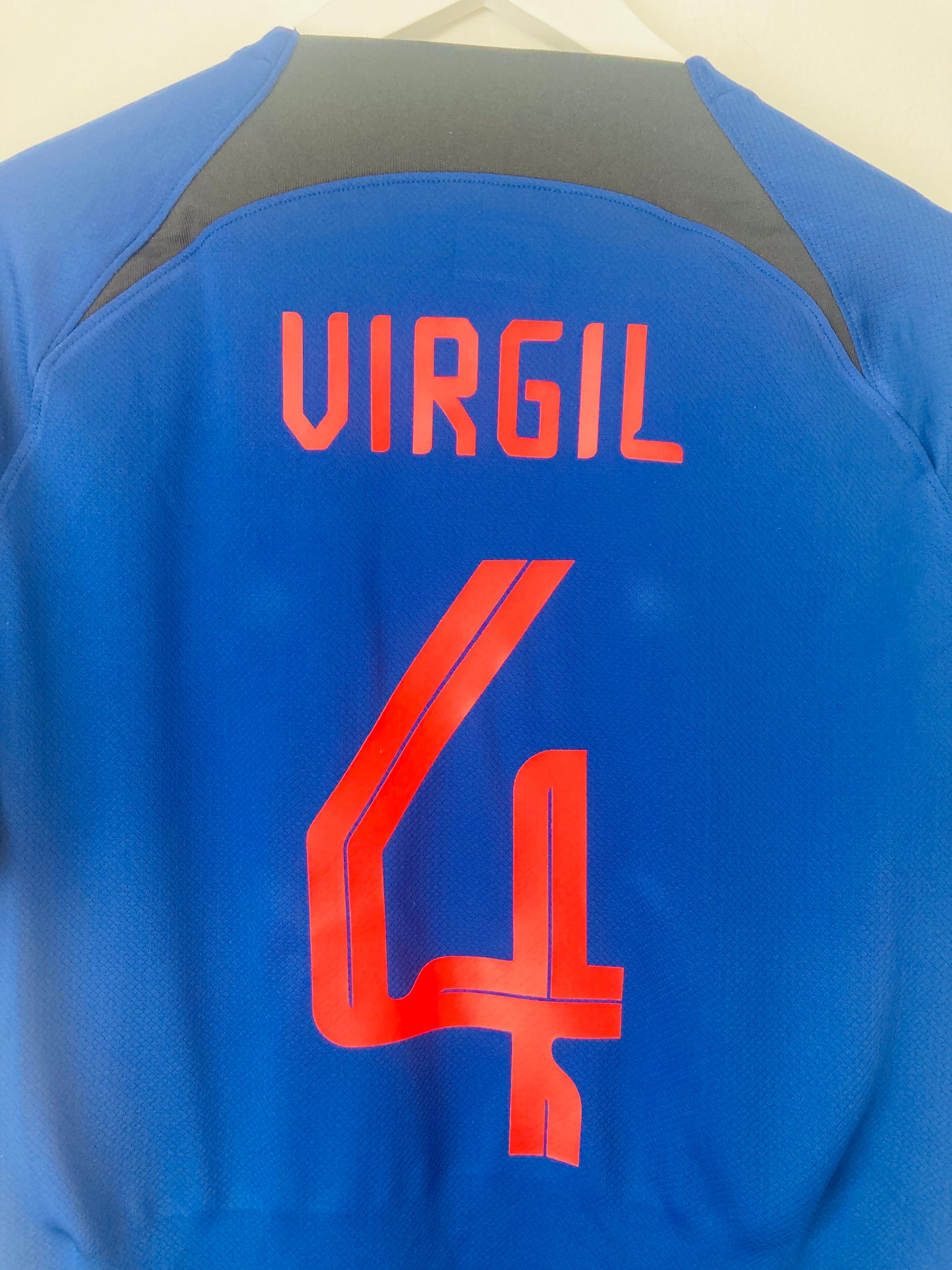 Holland Netherlands away football shirt
2022/23
Van Dijk Large