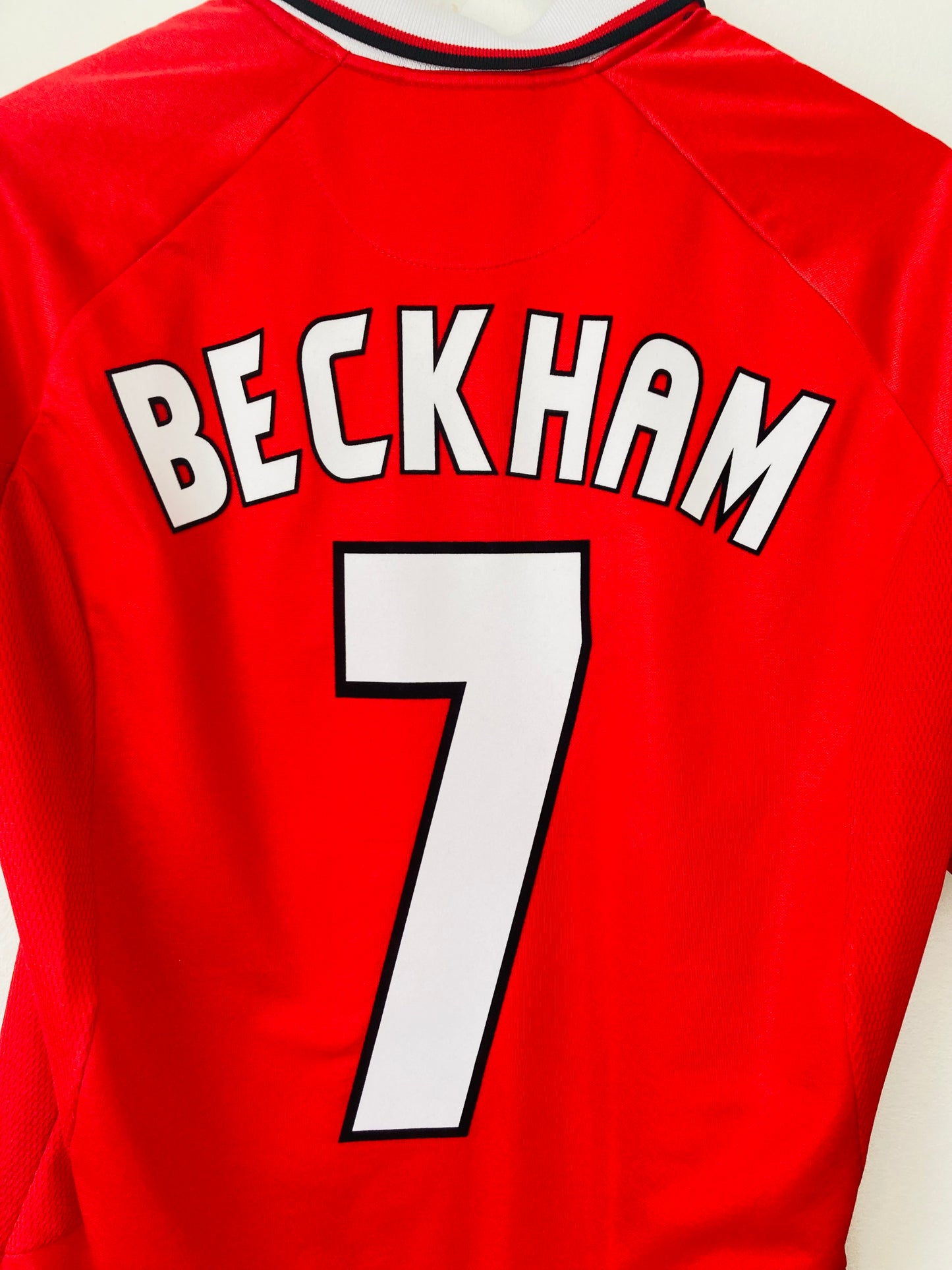 Manchester United home European football shirt
1997/99 Beckham Medium