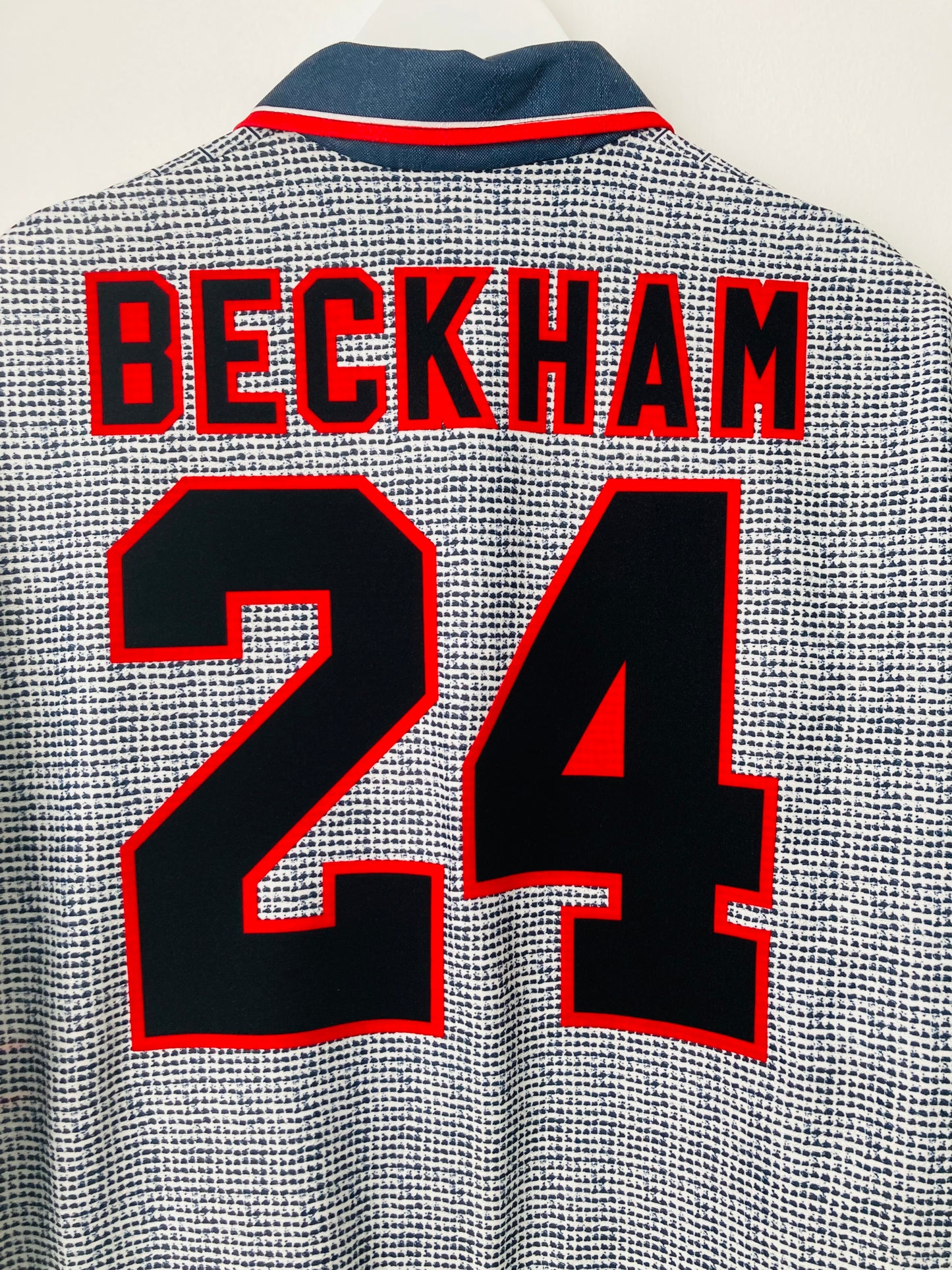 Manchester United away football shirt
1995/96 Beckham Large