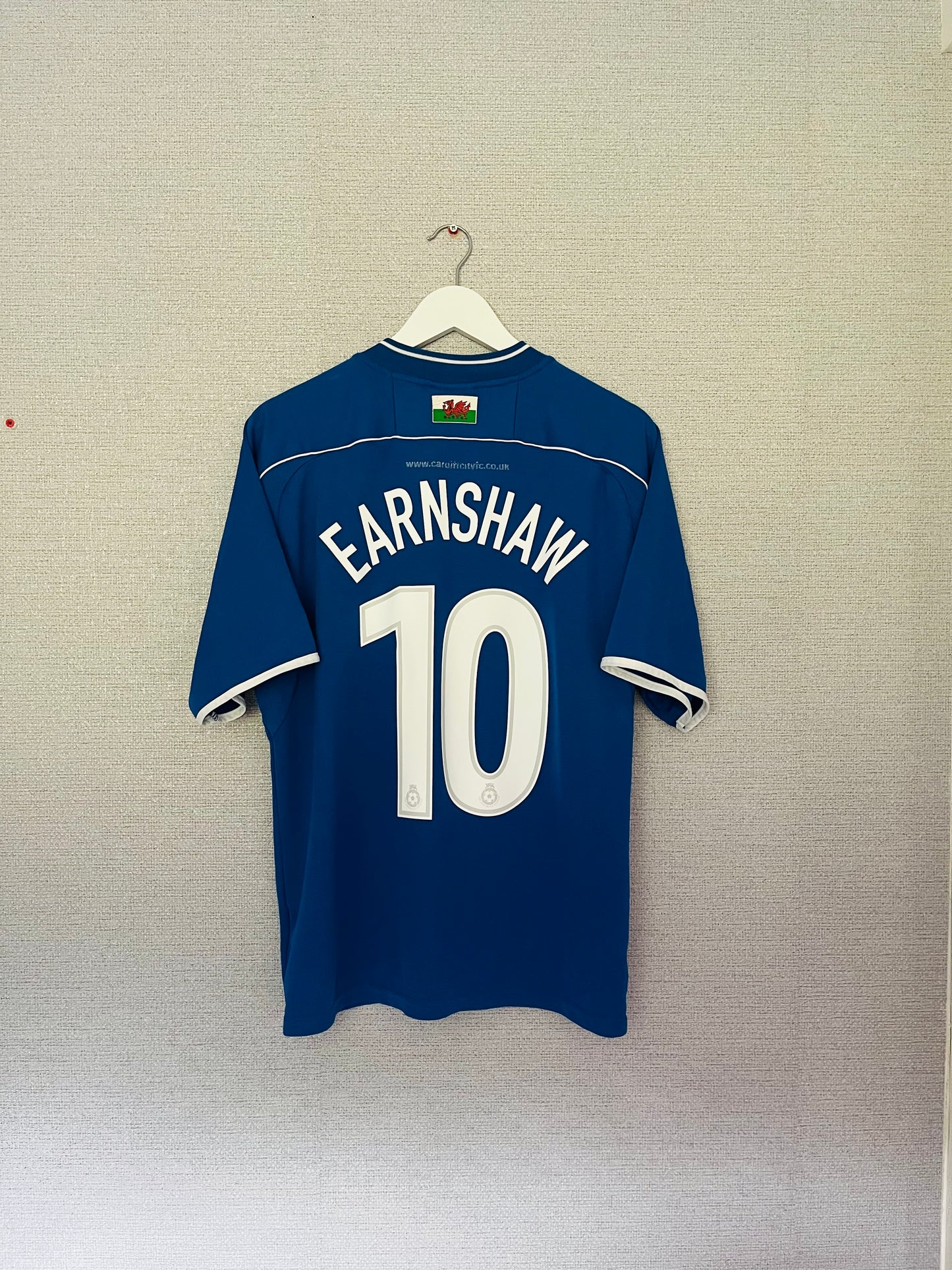 Cardiff City home football shirt 2003/04 Earnshaw Medium