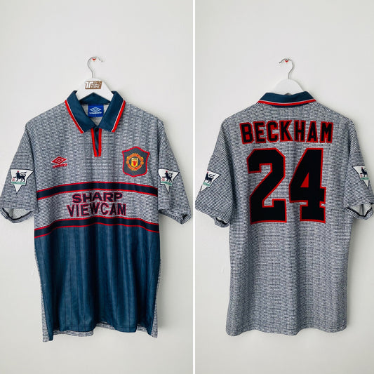 Manchester United away football shirt
1995/96 Beckham Large