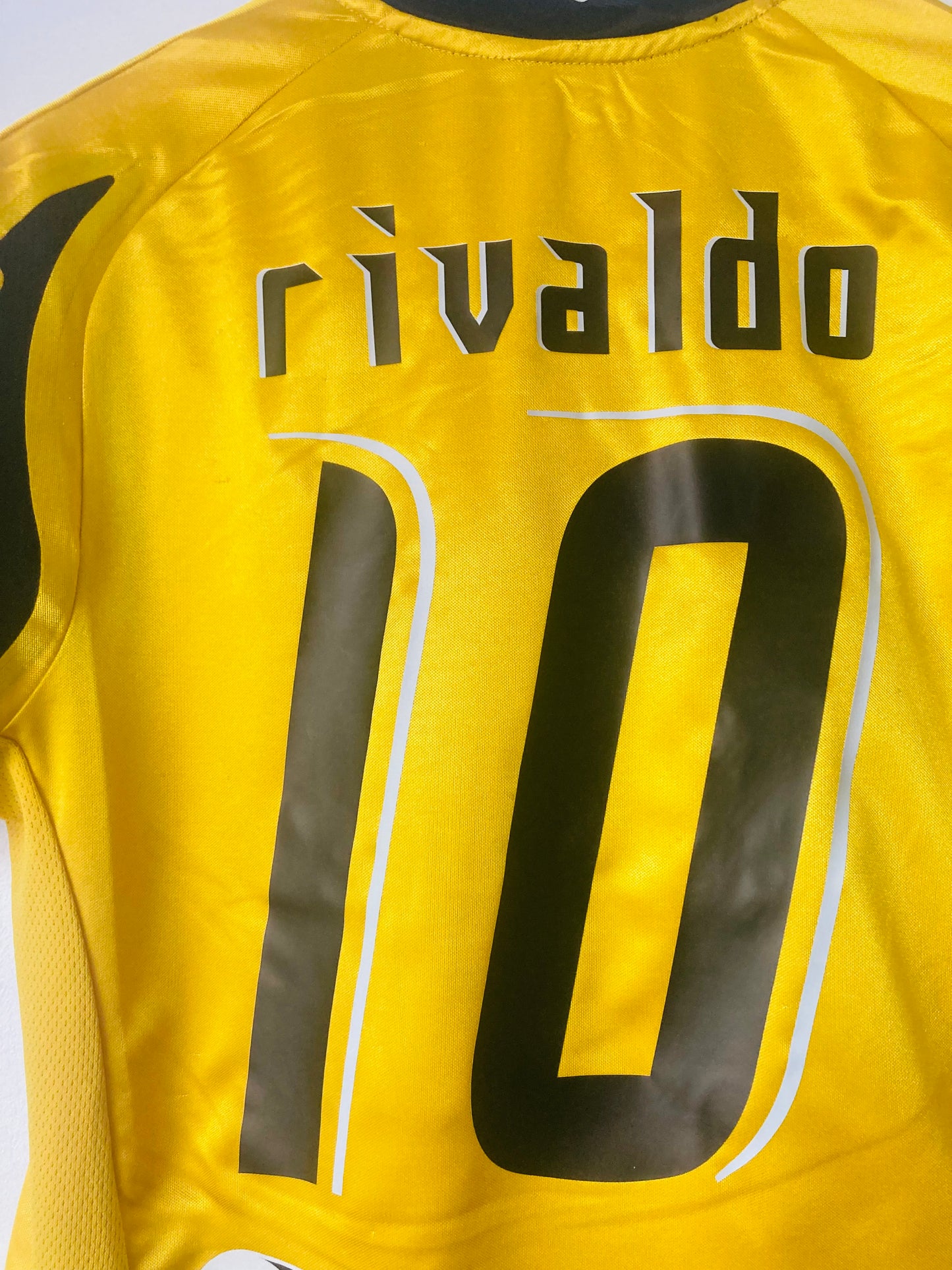 AEK Athens home football shirt
2007/08 Rivaldo Medium