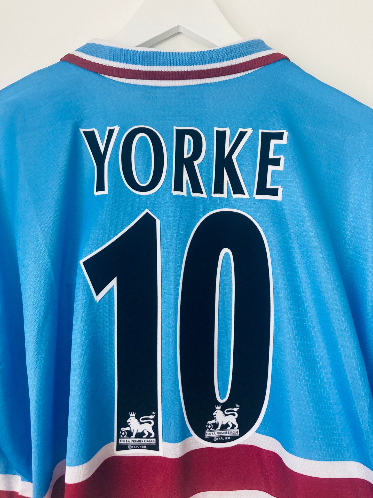 Aston Villa away football shirt 1997/98 Yorke XL