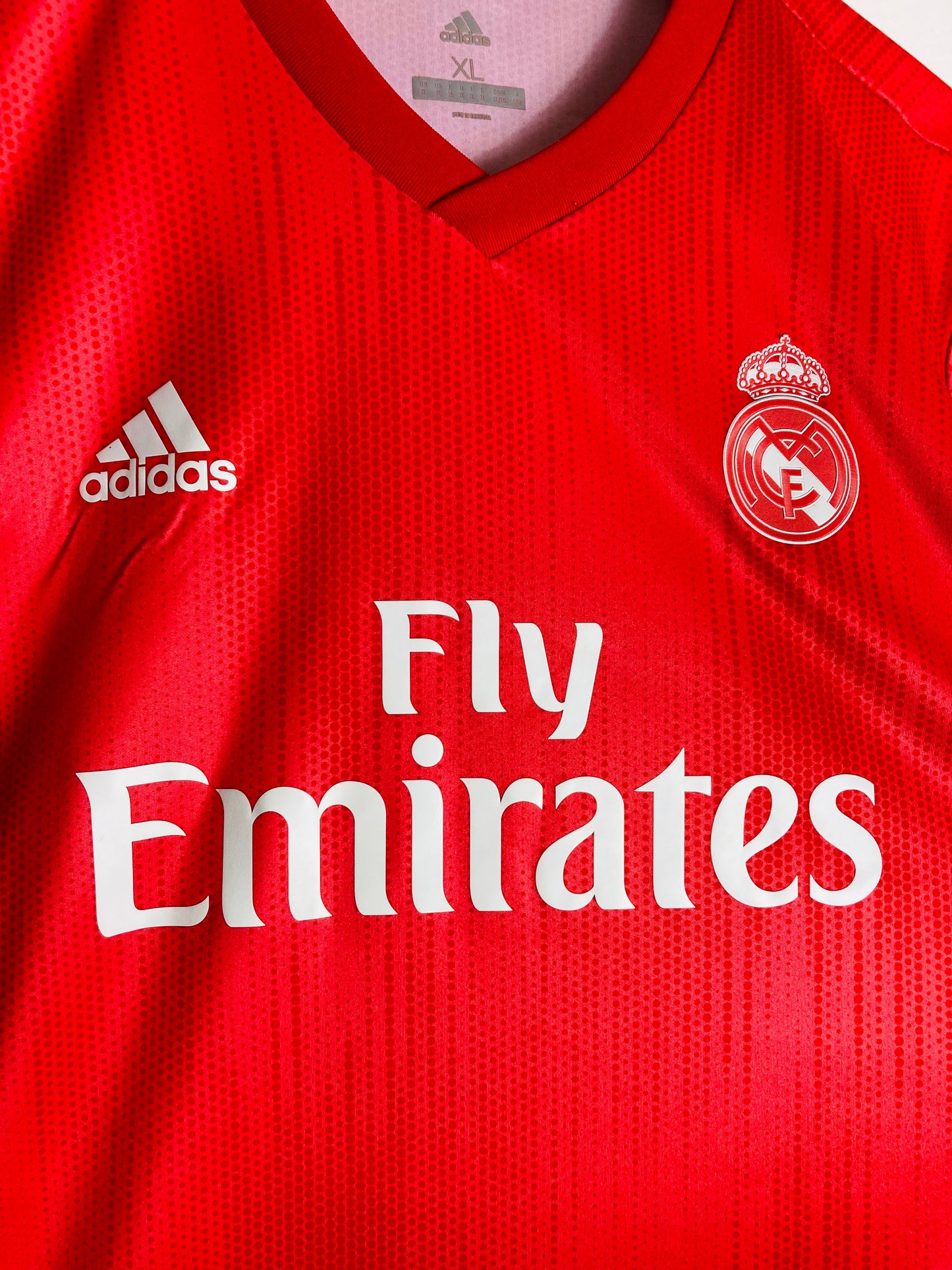 Real Madrid third football shirt
2018/19 Modric XL