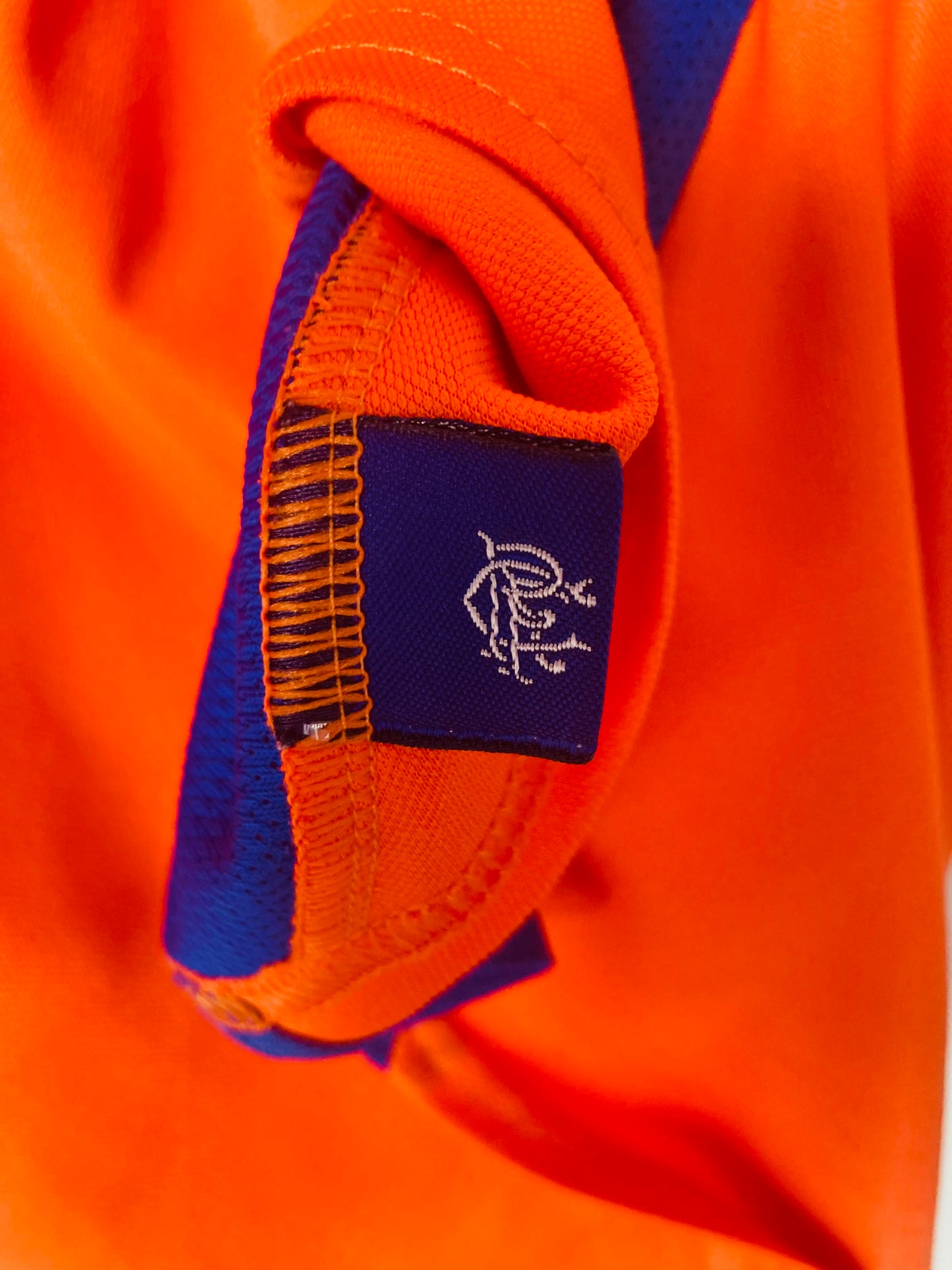 Glasgow Rangers away football shirt
2002/03 Amoruso large