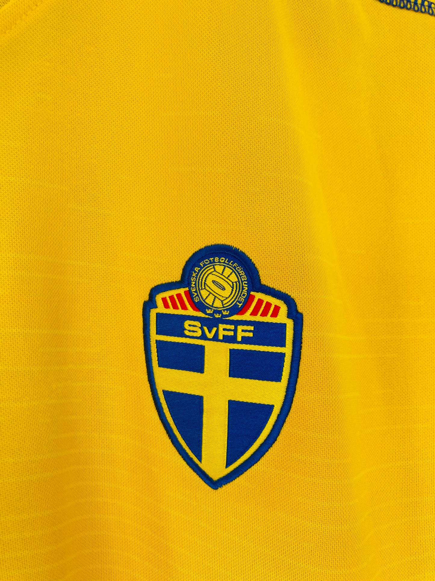Sweden home football shirt Euro 2004 Larsson XL