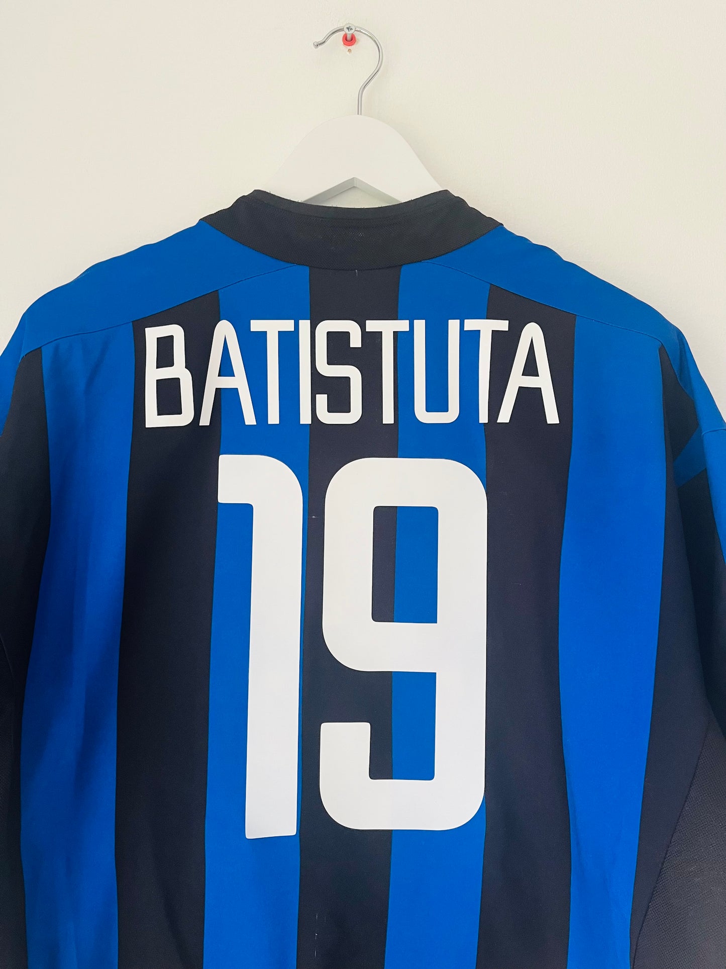 Inter Milan home football shirt 2002/03 Batistuta Medium