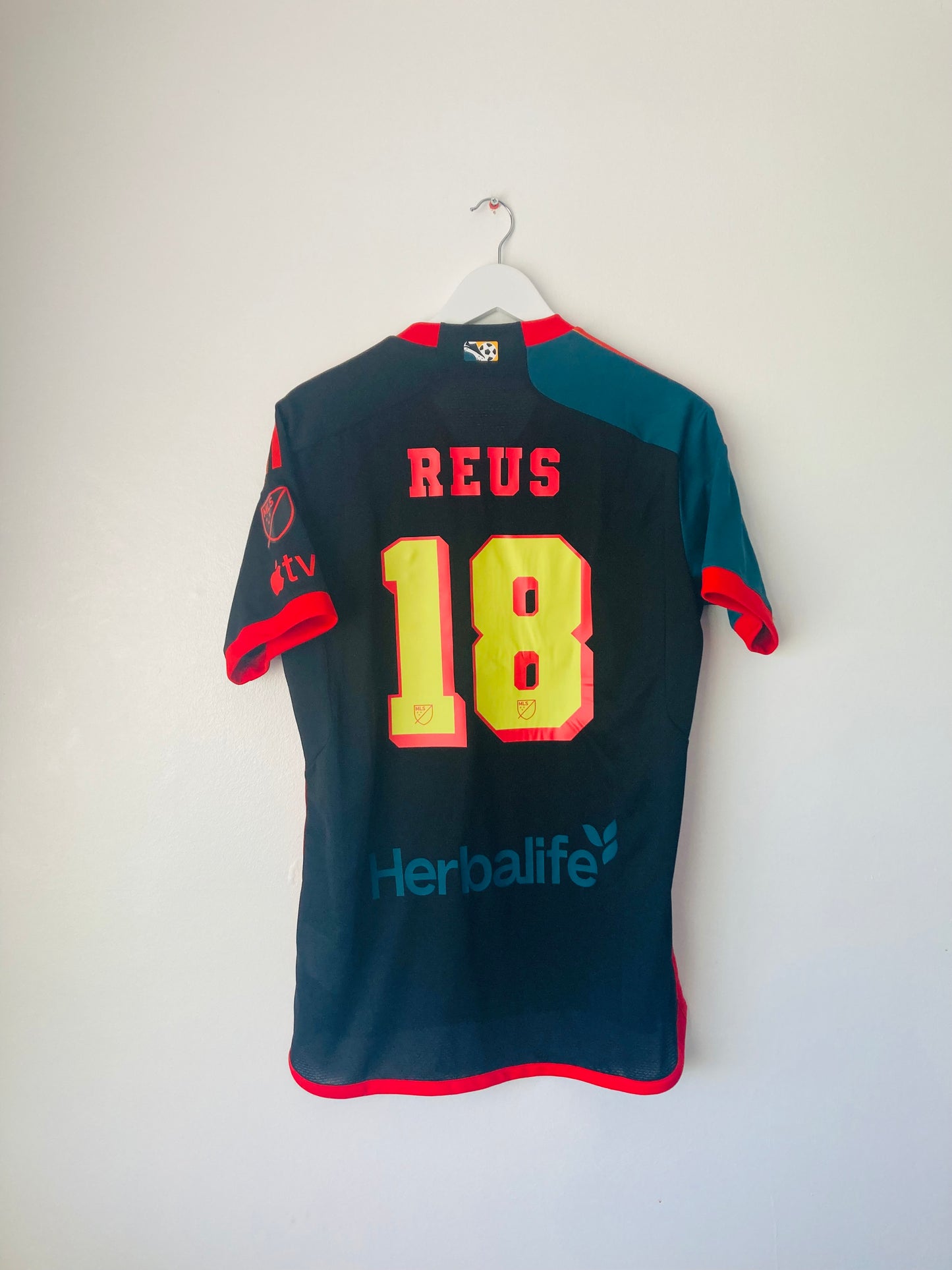 LA Galaxy third football shirt
2024/25 Reus Medium