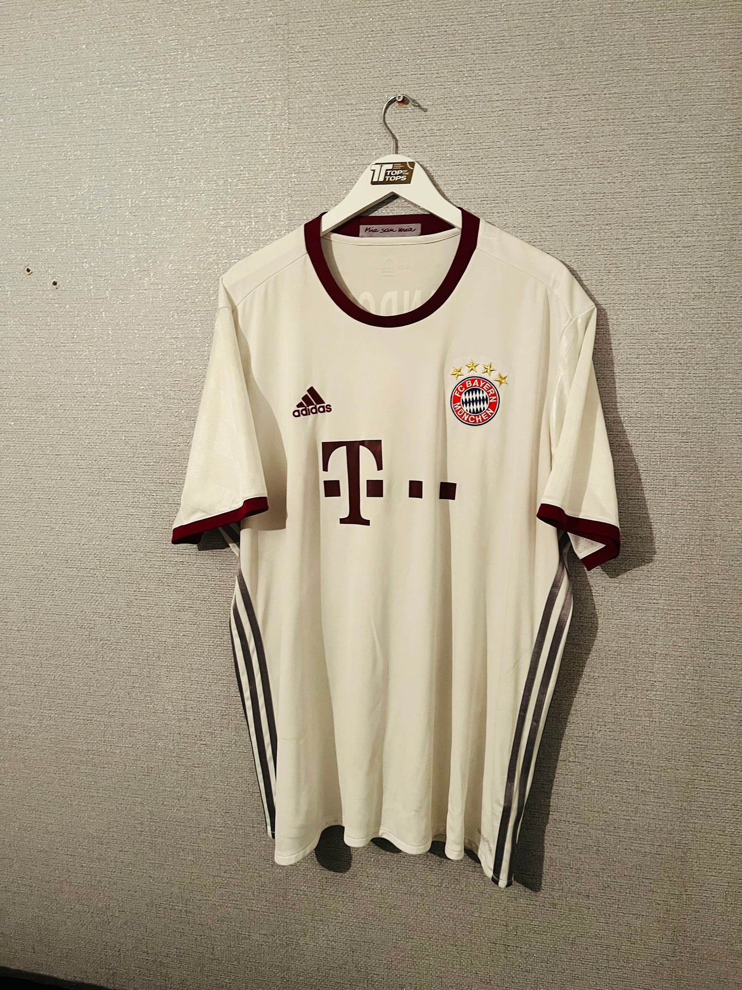 Bayern Munich third football shirt 2016/17 Lewandowski XXL