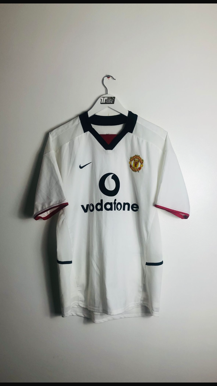 Manchester United away football shirt 2002/03 Beckham