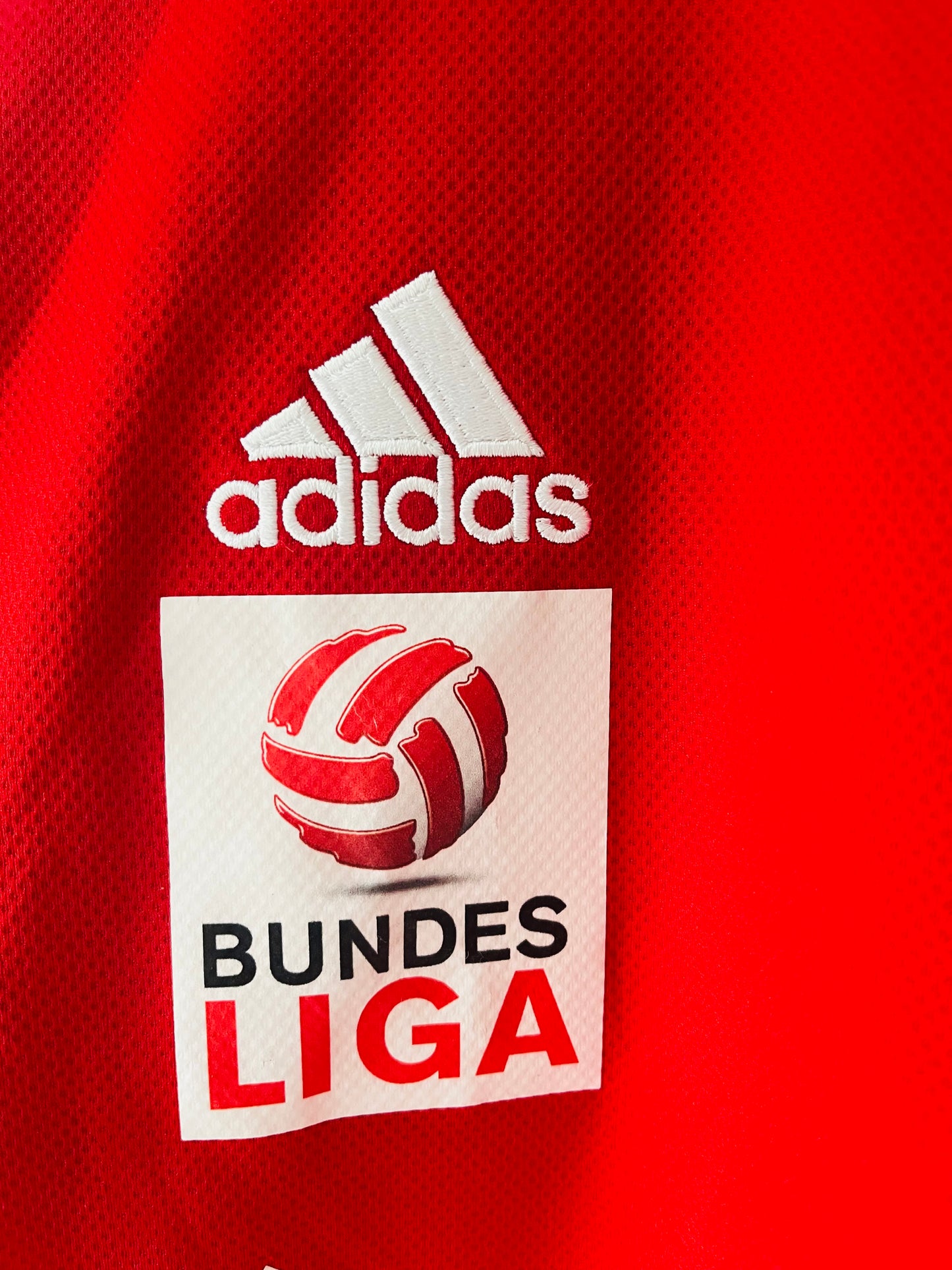 Red Bull Salzburg third football shirt
2010/11 Large