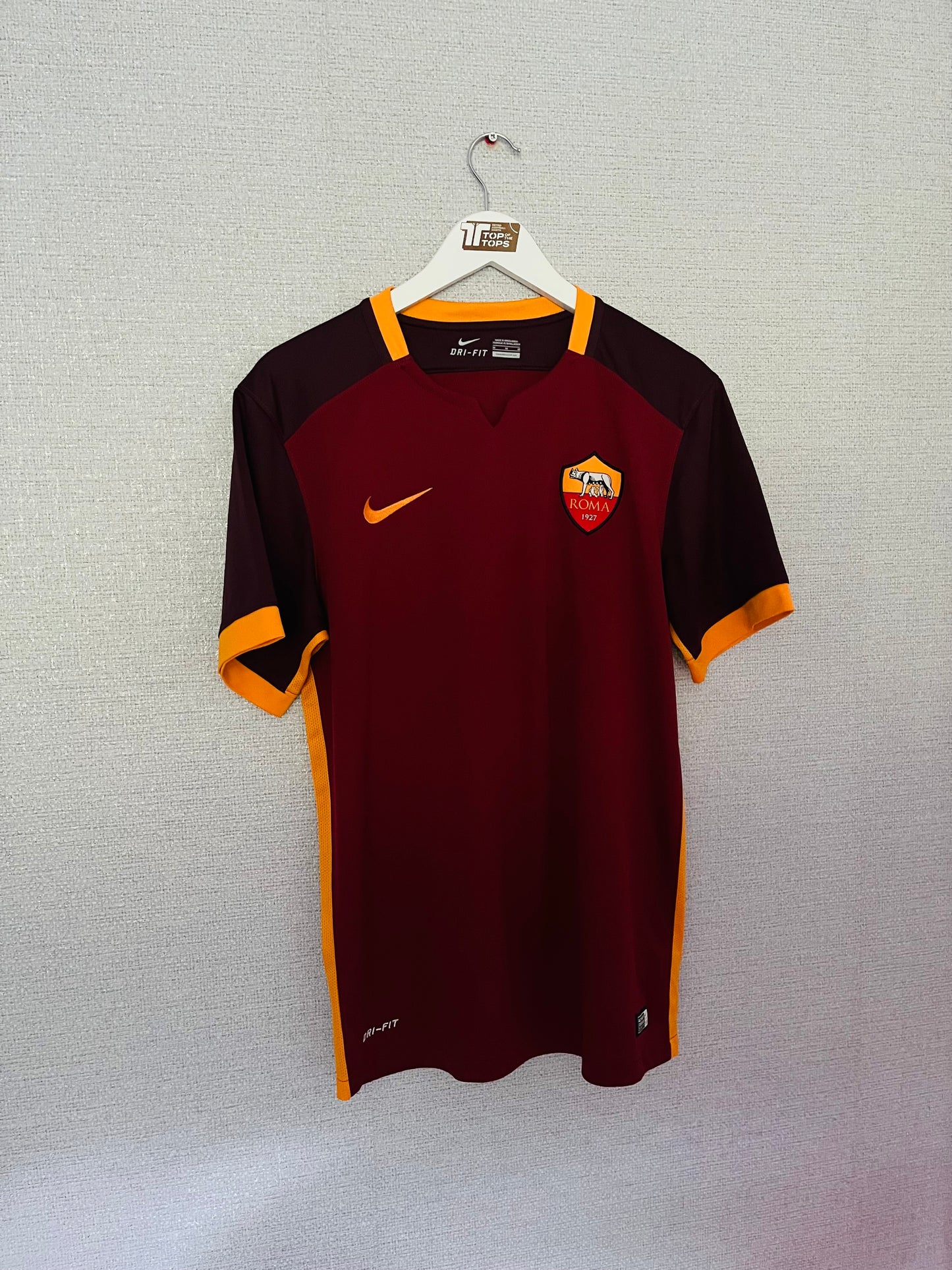 Roma home football shirt 2015/16 Totti Medium