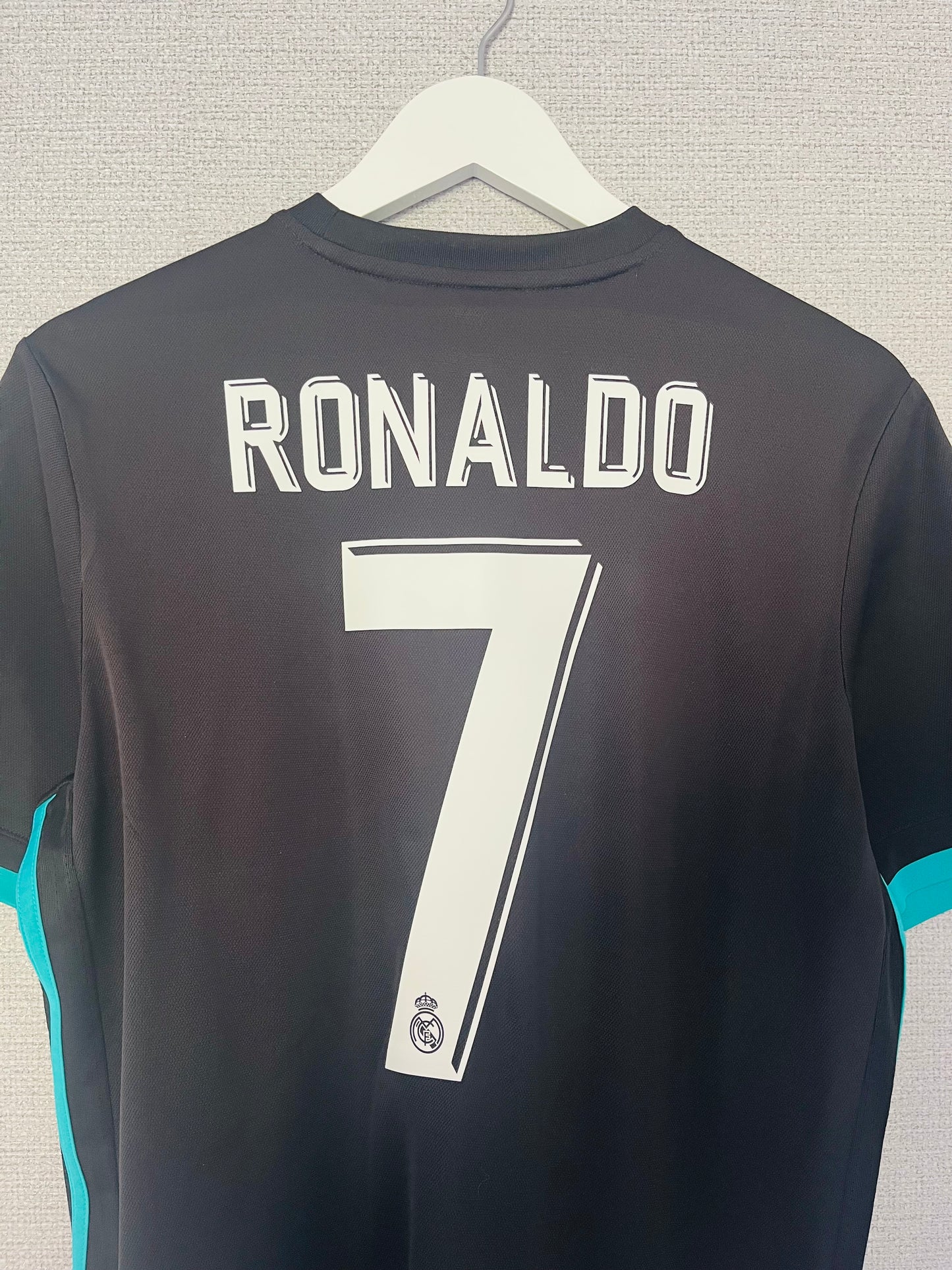Real Madrid away football shirt 2017/18 CR7 Medium