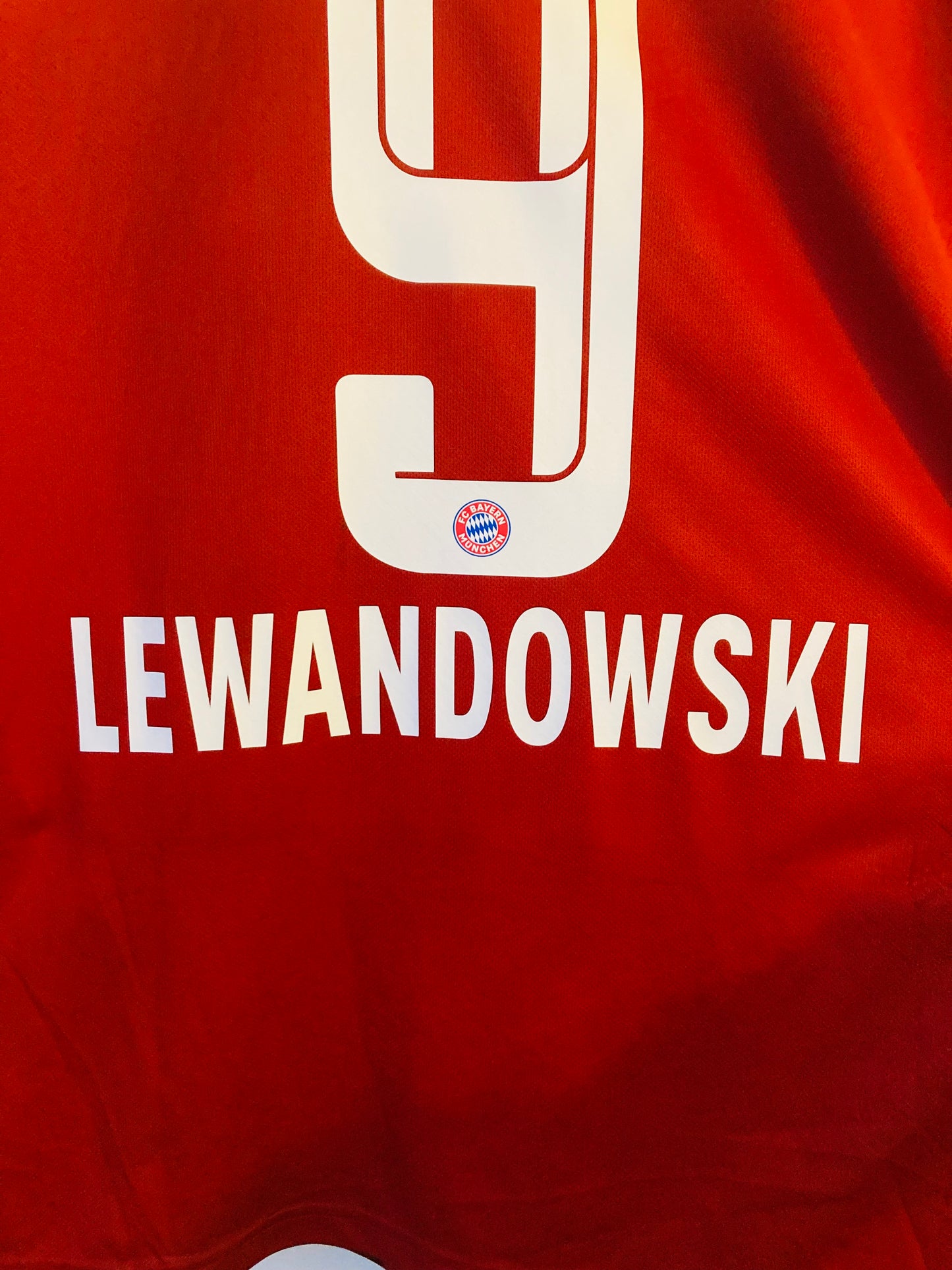 Bayern Munich home football shirt 2021/22 Lewandowski Large
