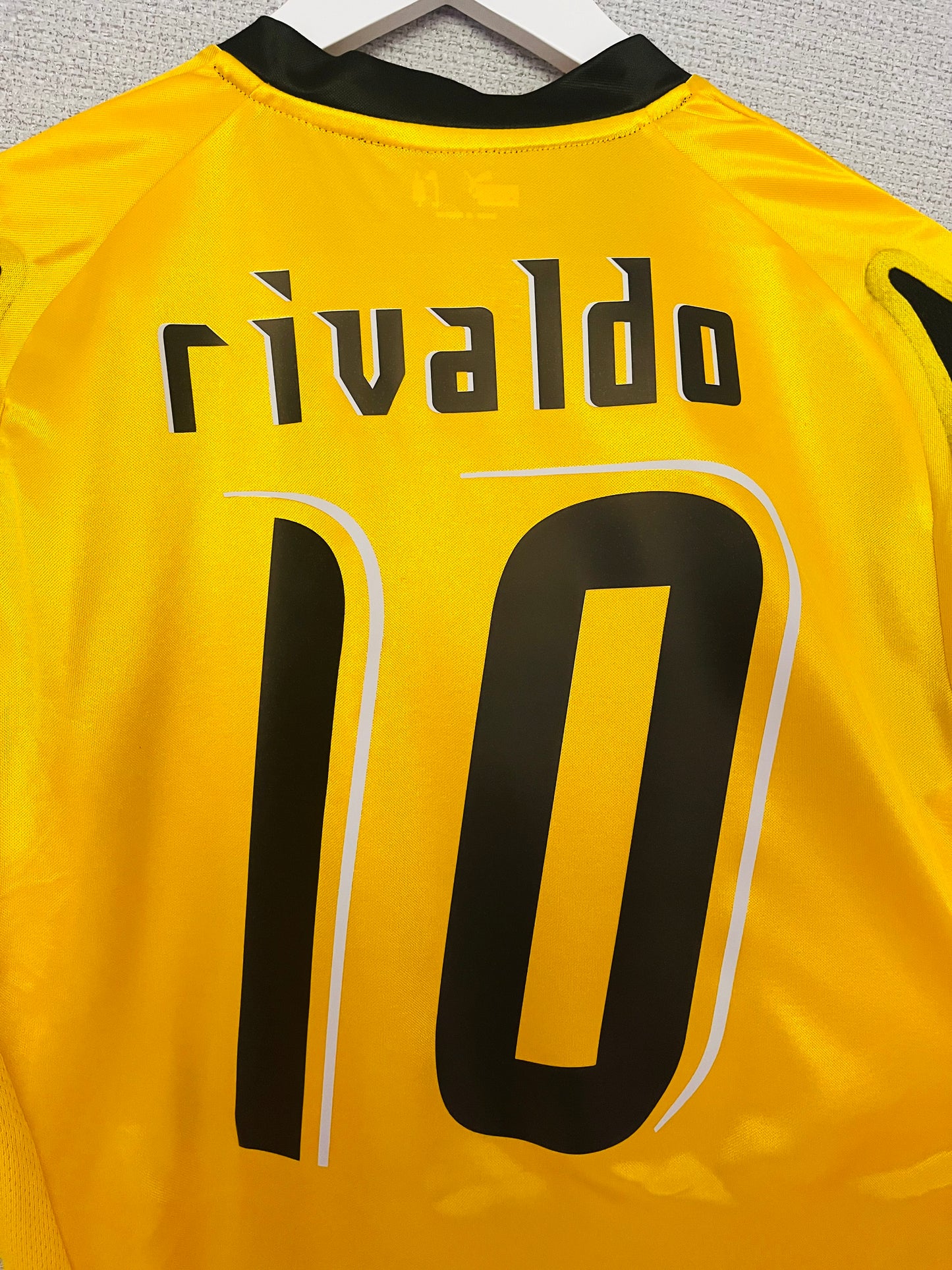 AEK Athens home football shirt
2007/08 Rivaldo Medium