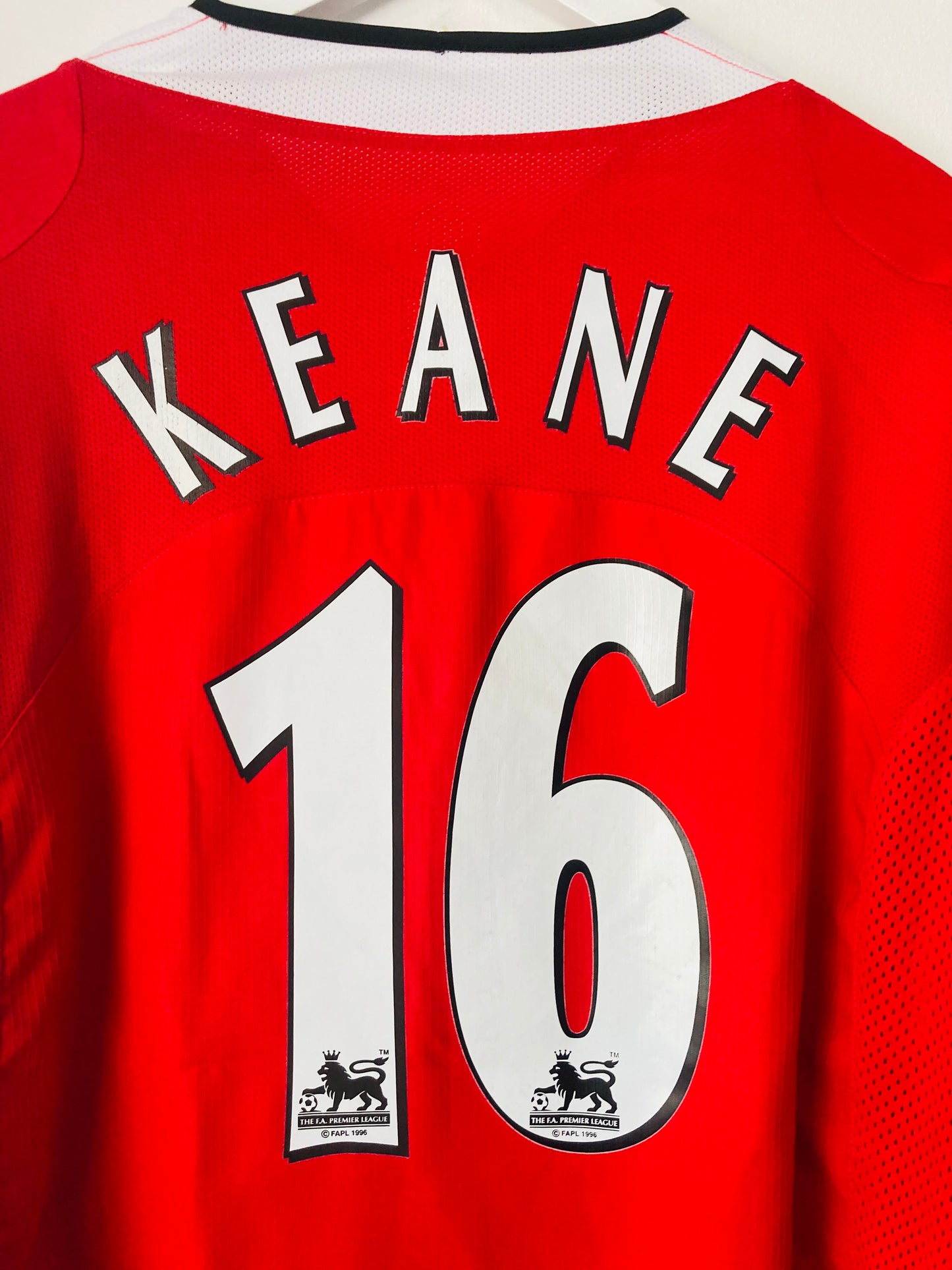 Manchester United home football shirt 2004/05 Keane XL