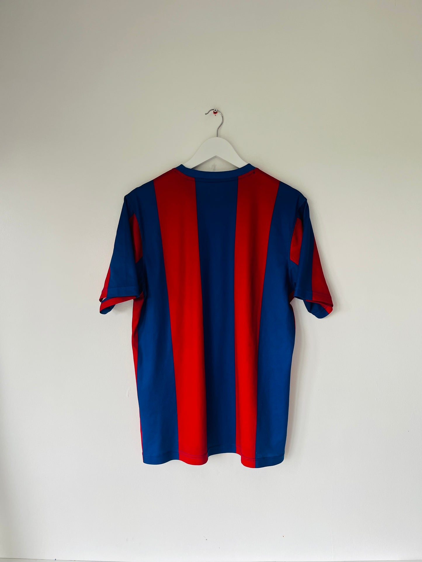 Steaua Bucharest (Bucuresti) home football shirt
2009/10 Medium