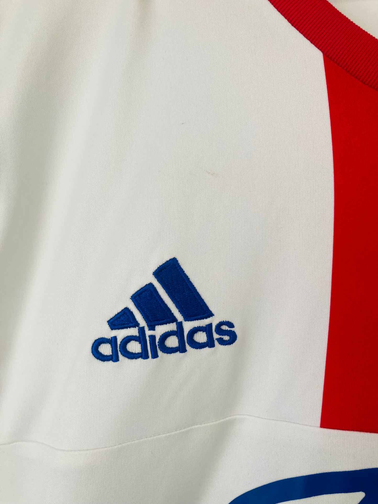 Lyon home football shirt
2016/17 Mateta Medium