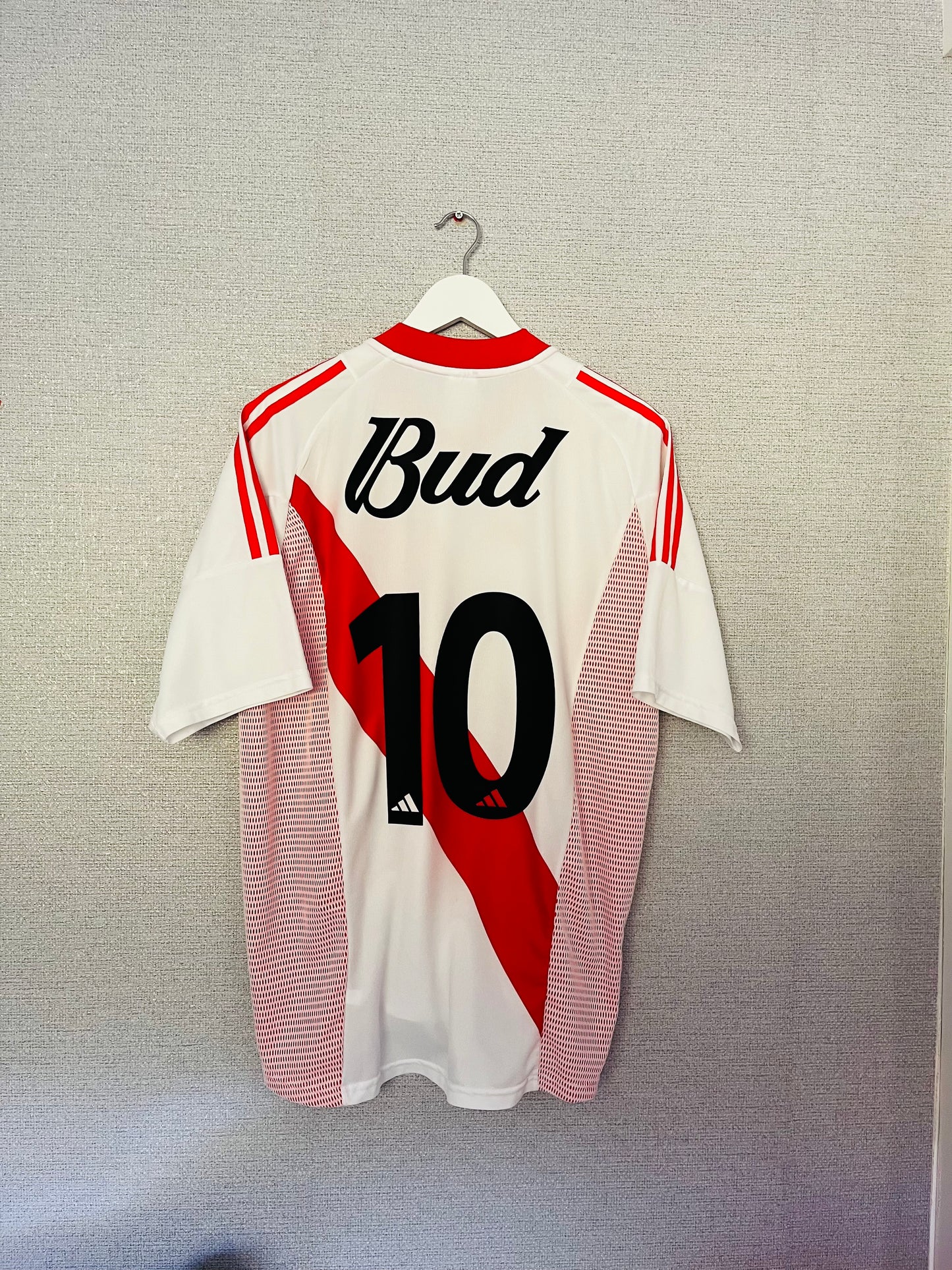 River Plate home football shirt
2002/03 10 (Ariel Ortega) Large