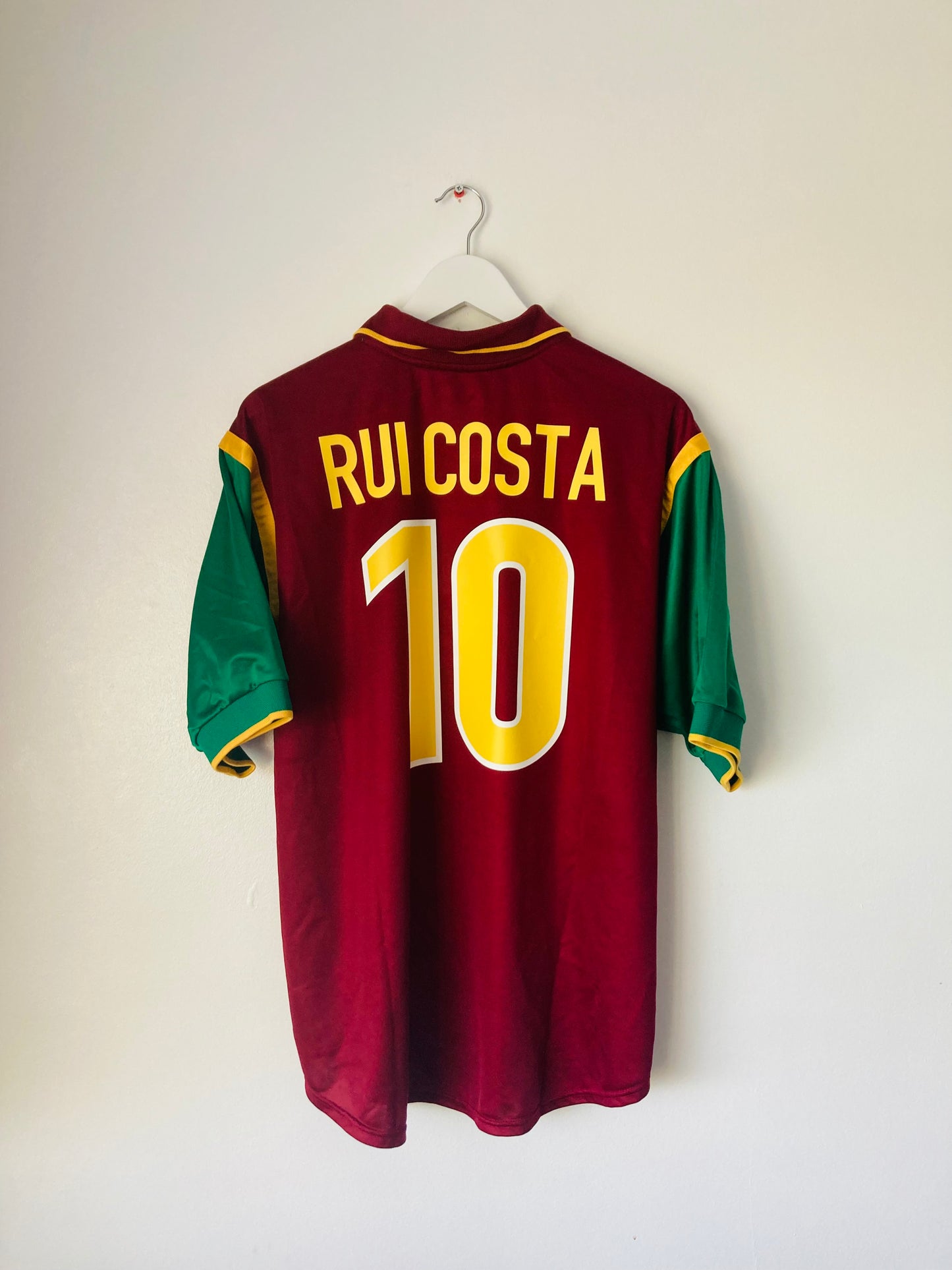 Portugal home football shirt
1998/99 Rui Costa XL