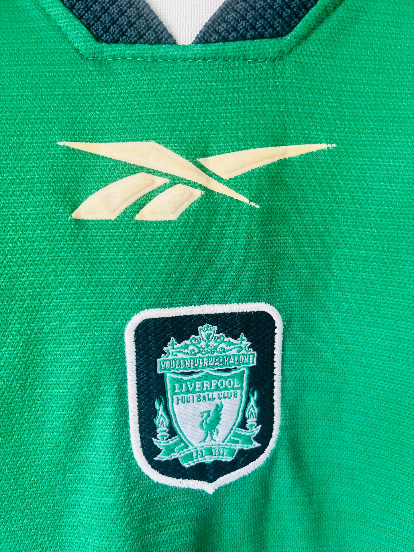 Liverpool away football shirt
1999/2000 Small