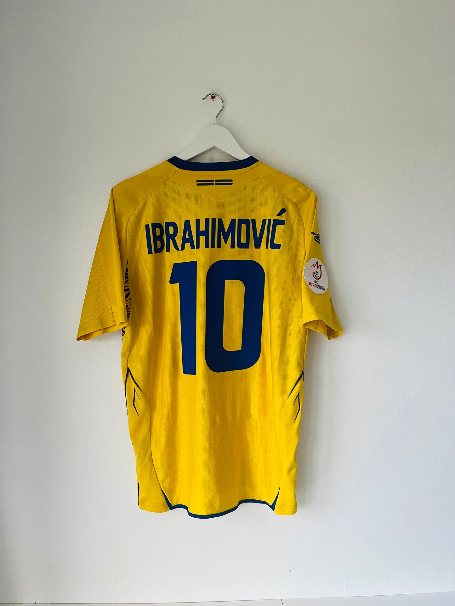 Sweden home football shirt
Euro 2008 Zlatan Large