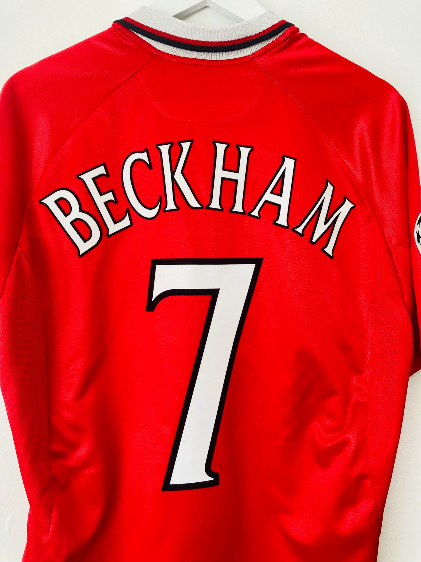 Manchester United home European football shirt 1999/2000 Beckham XL