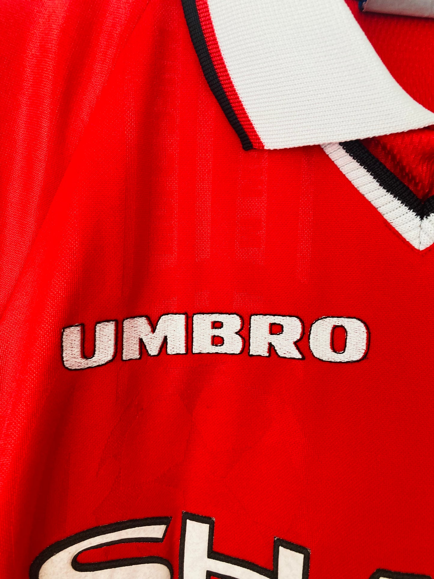Manchester United home European football shirt
1997/99 Beckham Medium