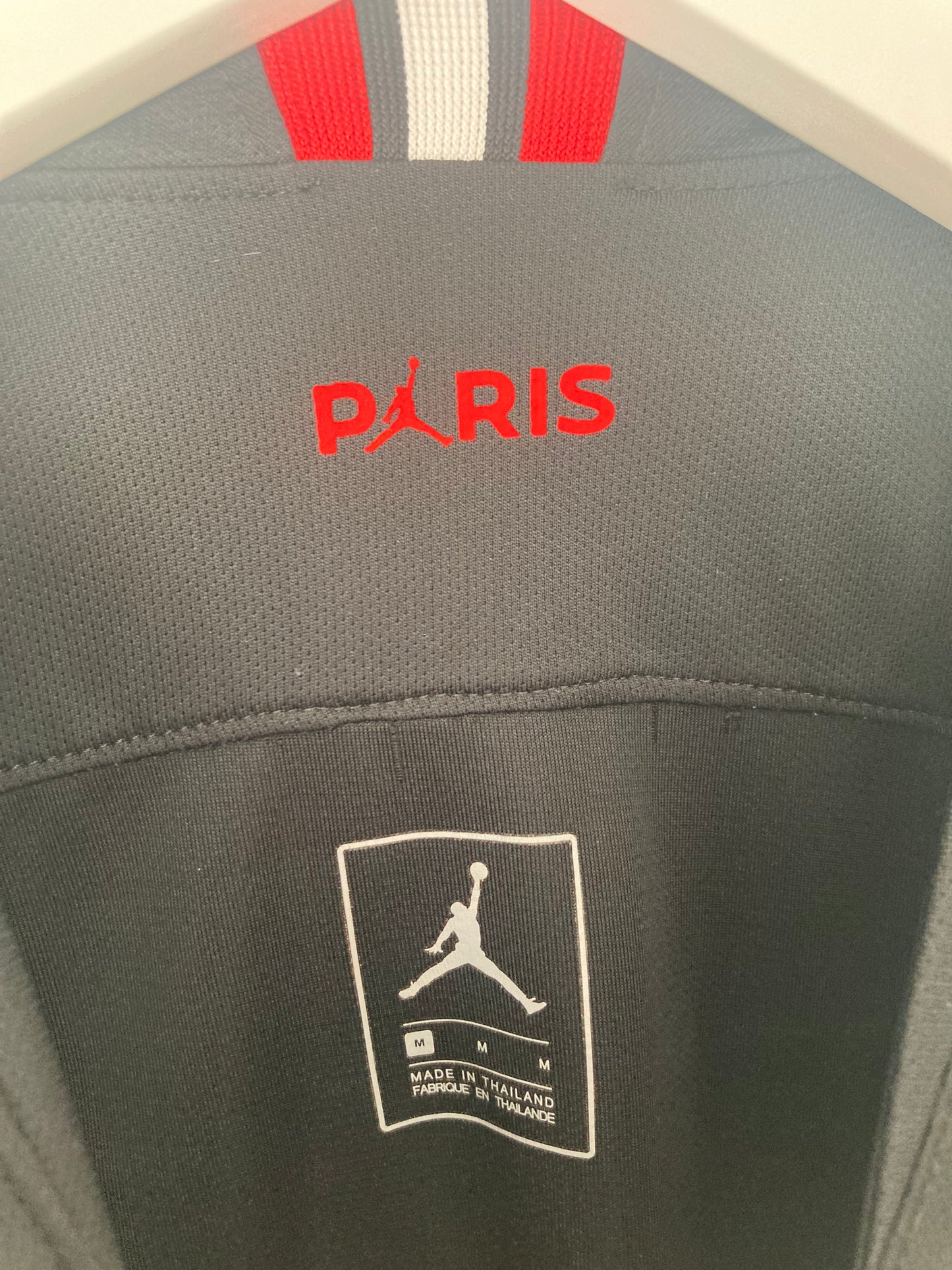 PSG third cup football shirt
2018/19 Neymar Jr medium