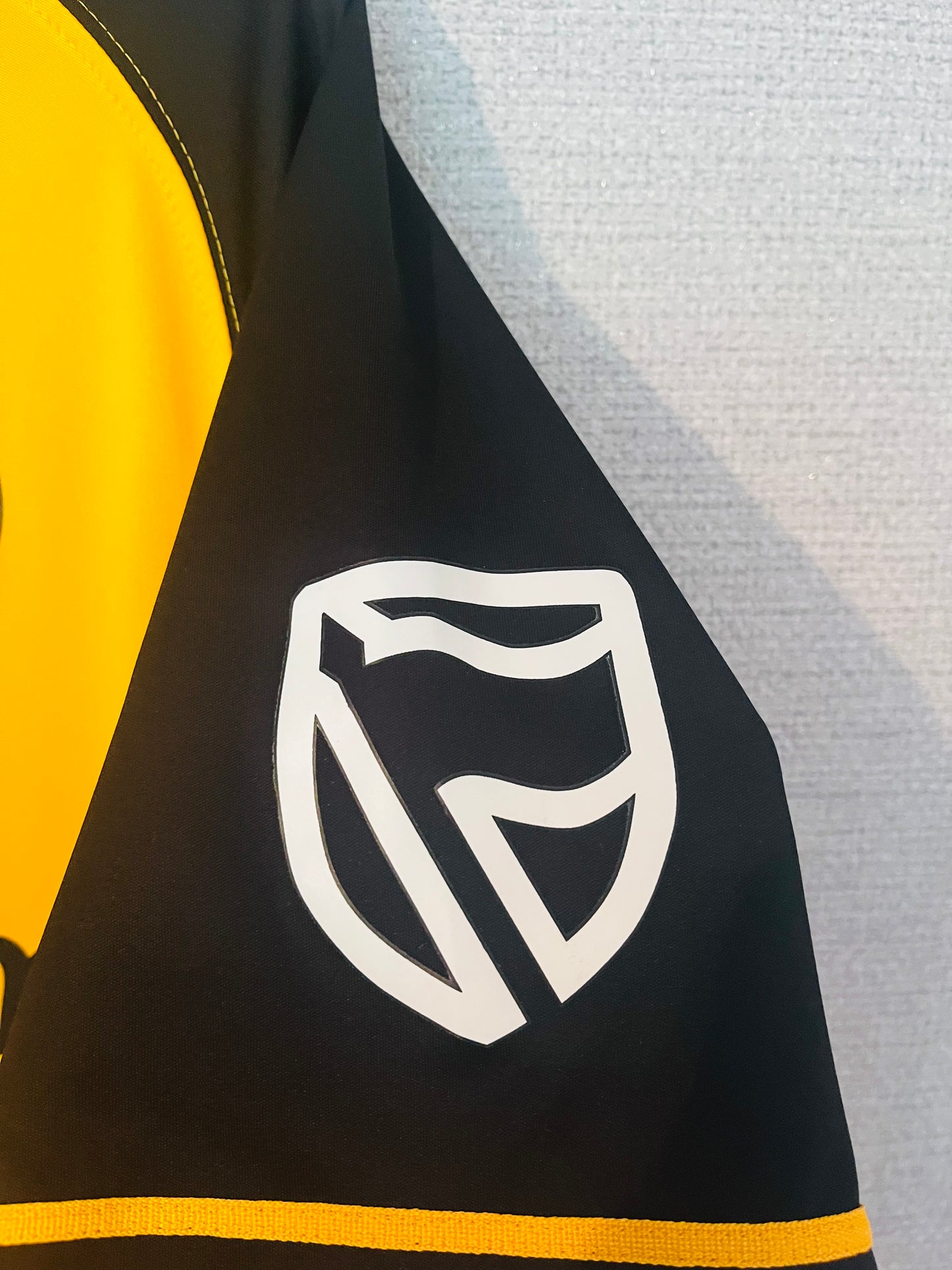 Kaizer Chiefs home football shirt 2007/09 Medium