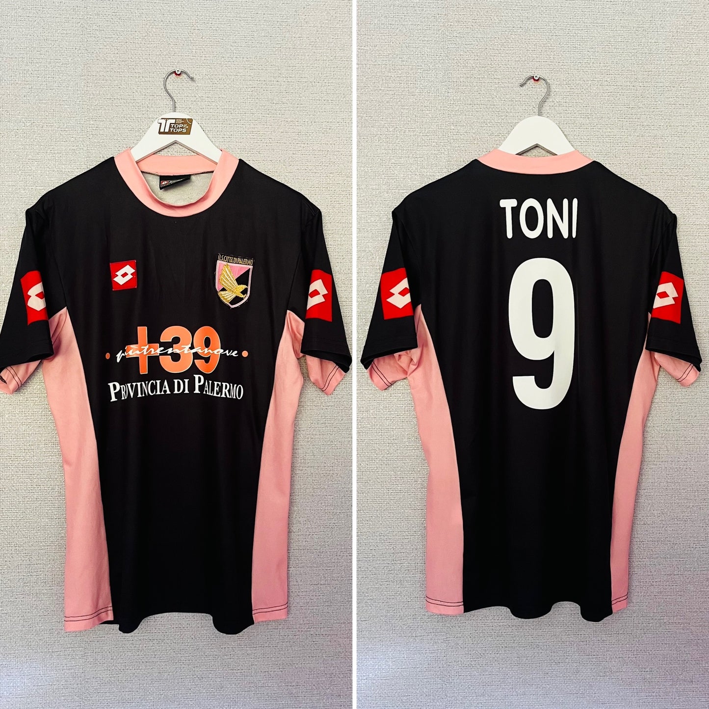 Palermo away football shirt
2004/05 Toni Medium