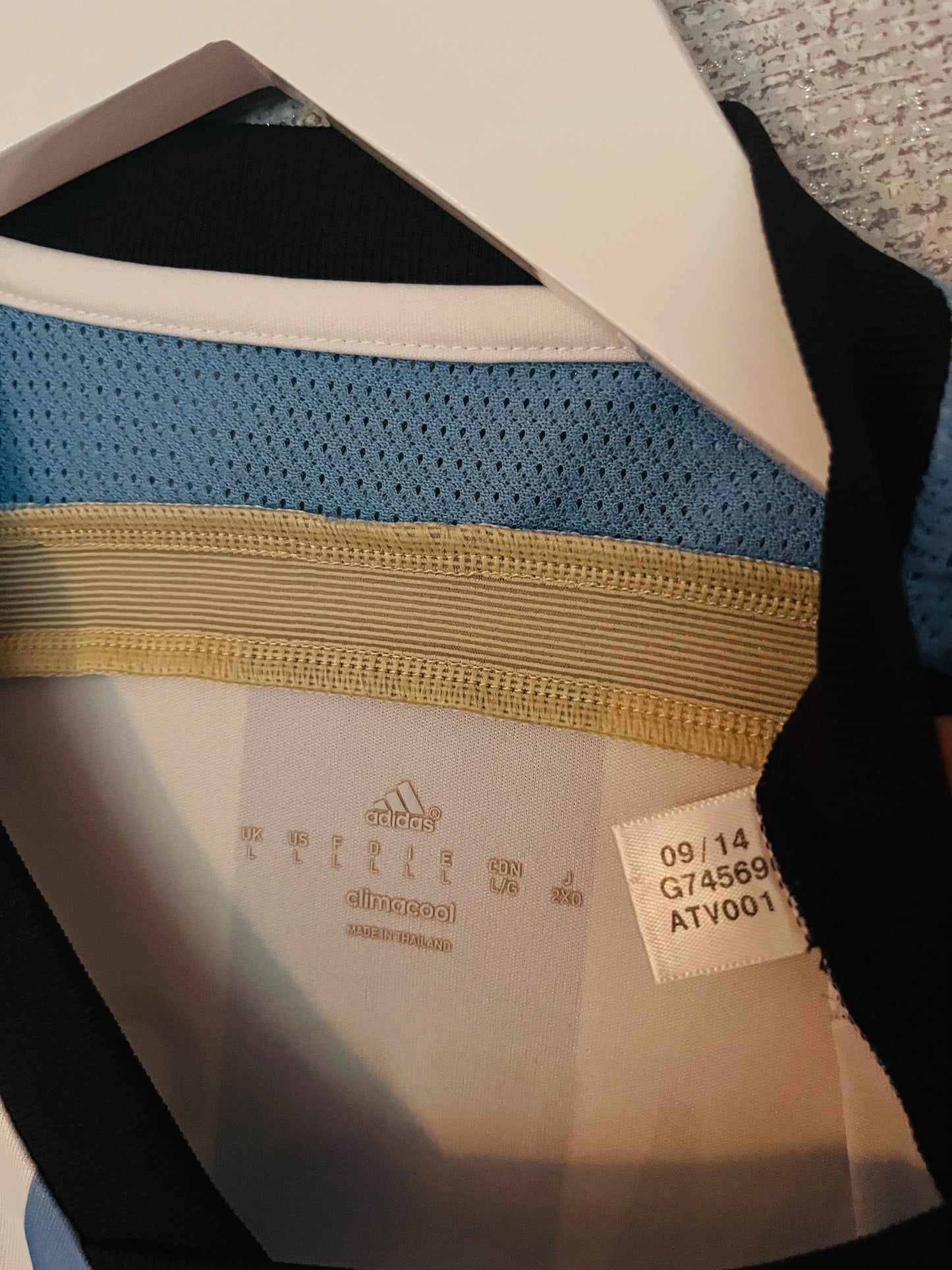 Argentina home football shirt     W/C 2014 Messi Large