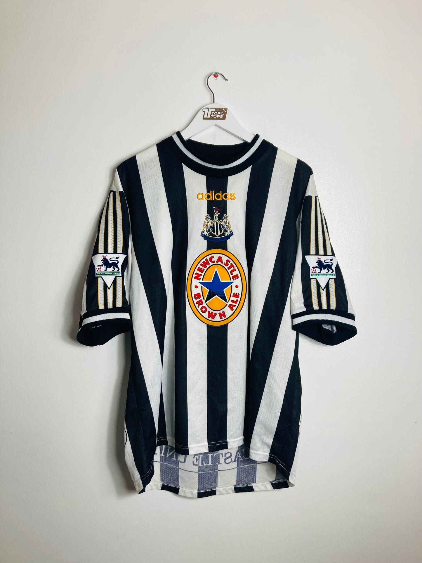 Newcastle United Home football shirt
1997/99 Barnes Large