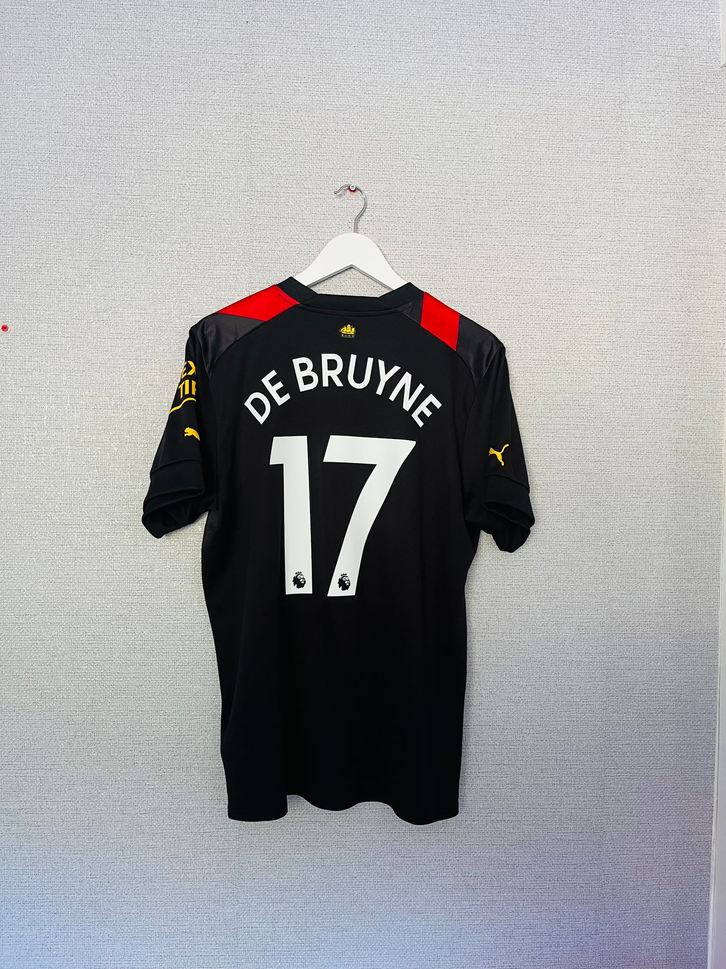 Manchester City away football shirt 2022/23 De Bruyne Large
