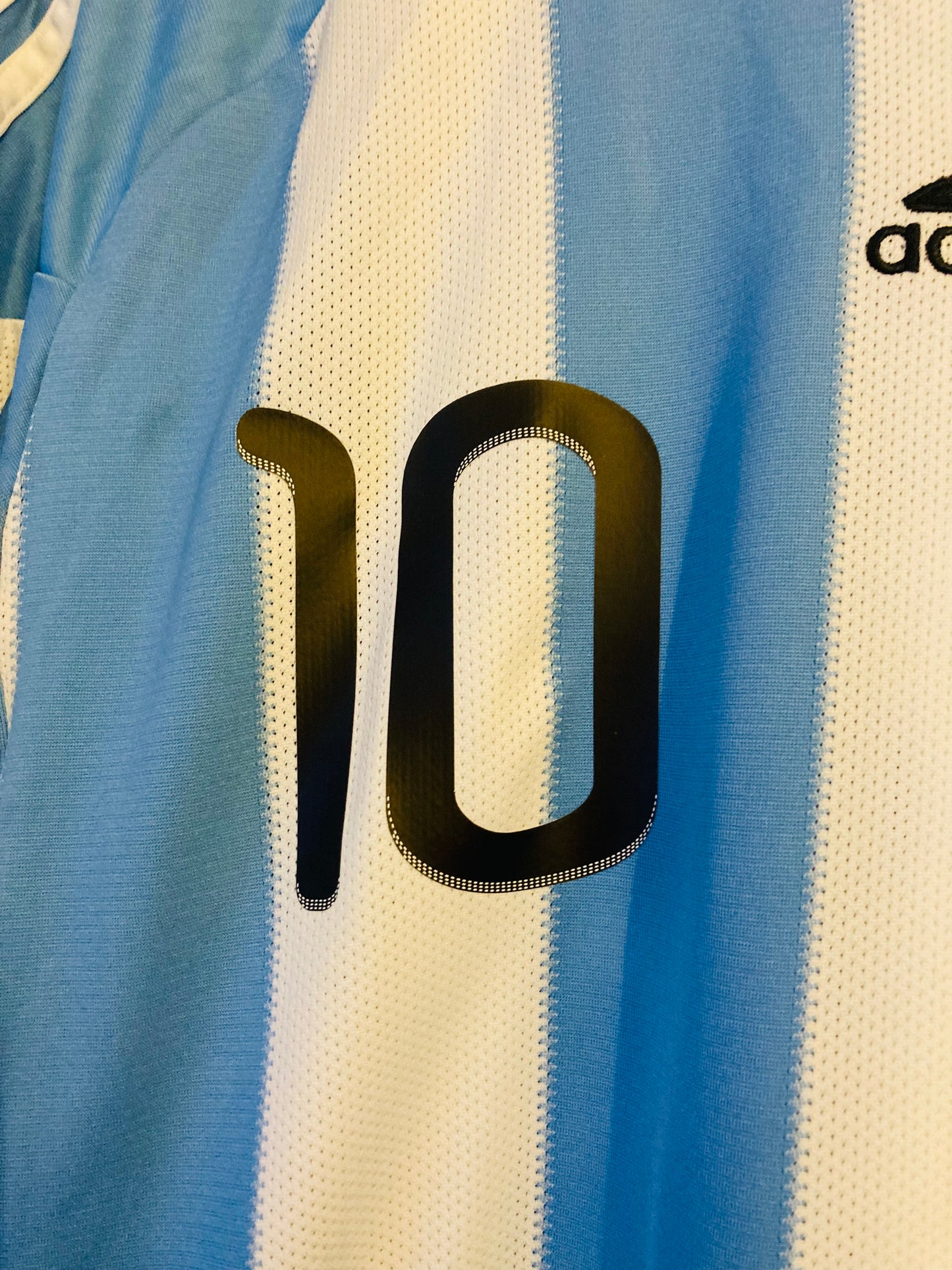 Argentina home football shirt
World Cup 2010 Messi large