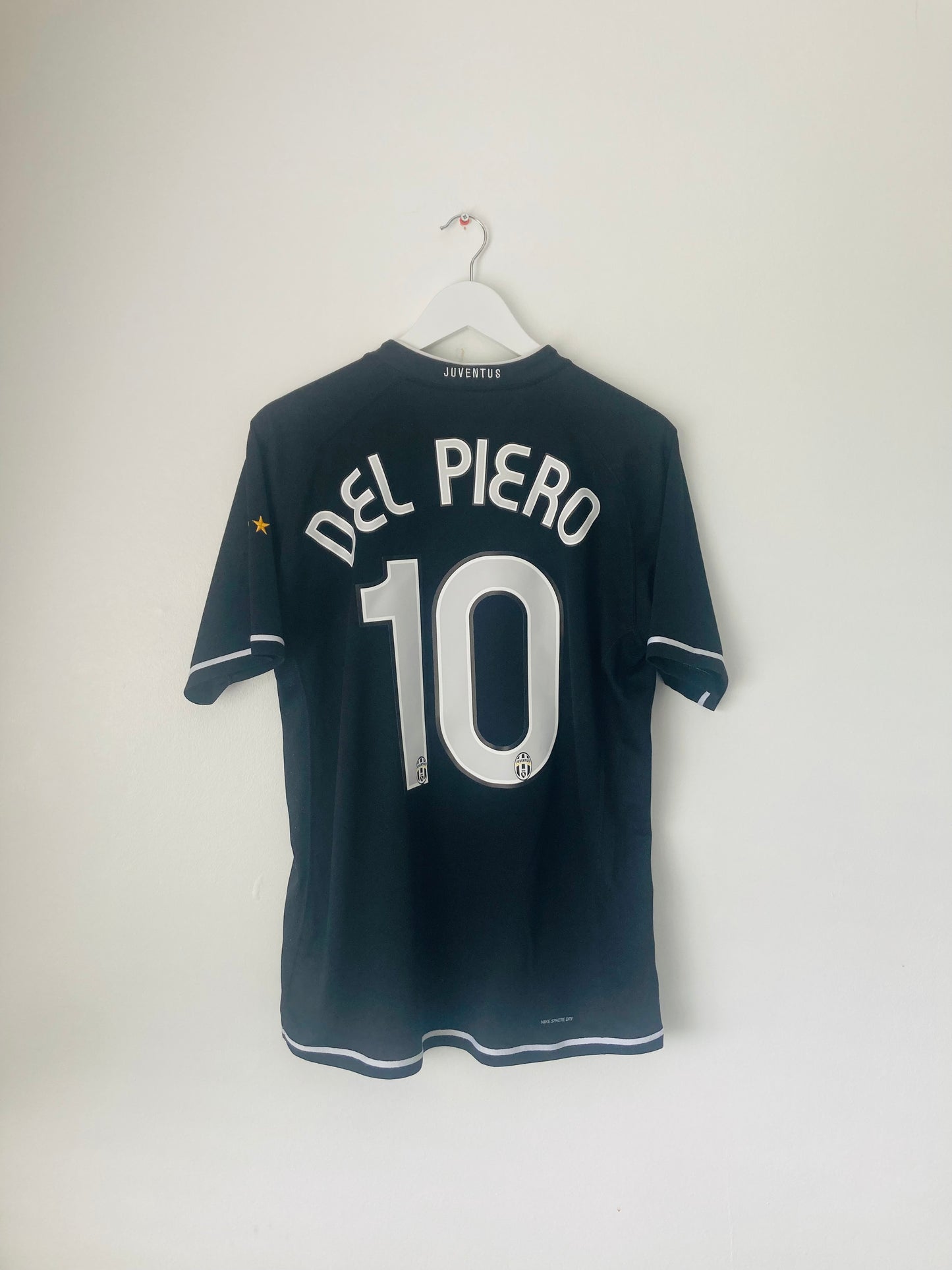 Juventus away football shirt 2006/07 De Piero medium