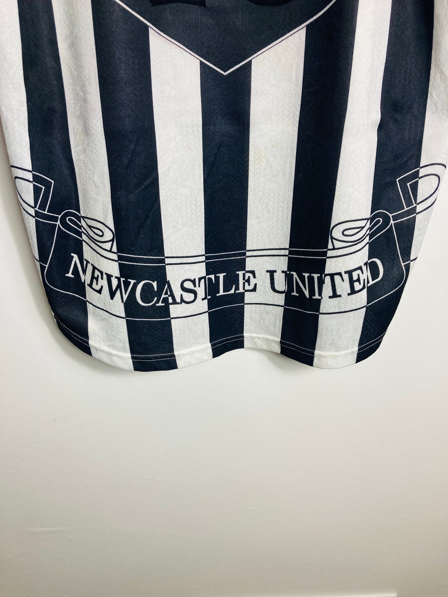 Newcastle United Home football shirt
1997/99 Barnes Large