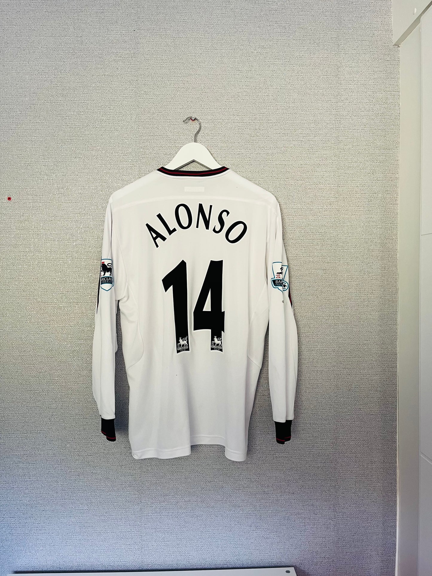 Liverpool third football shirt 2004/05 Alonso Medium