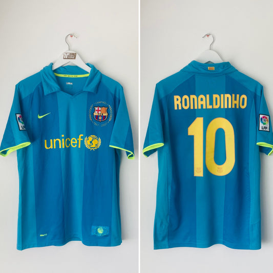 Barcelona away football shirt
2007/08 Ronaldinho Medium
