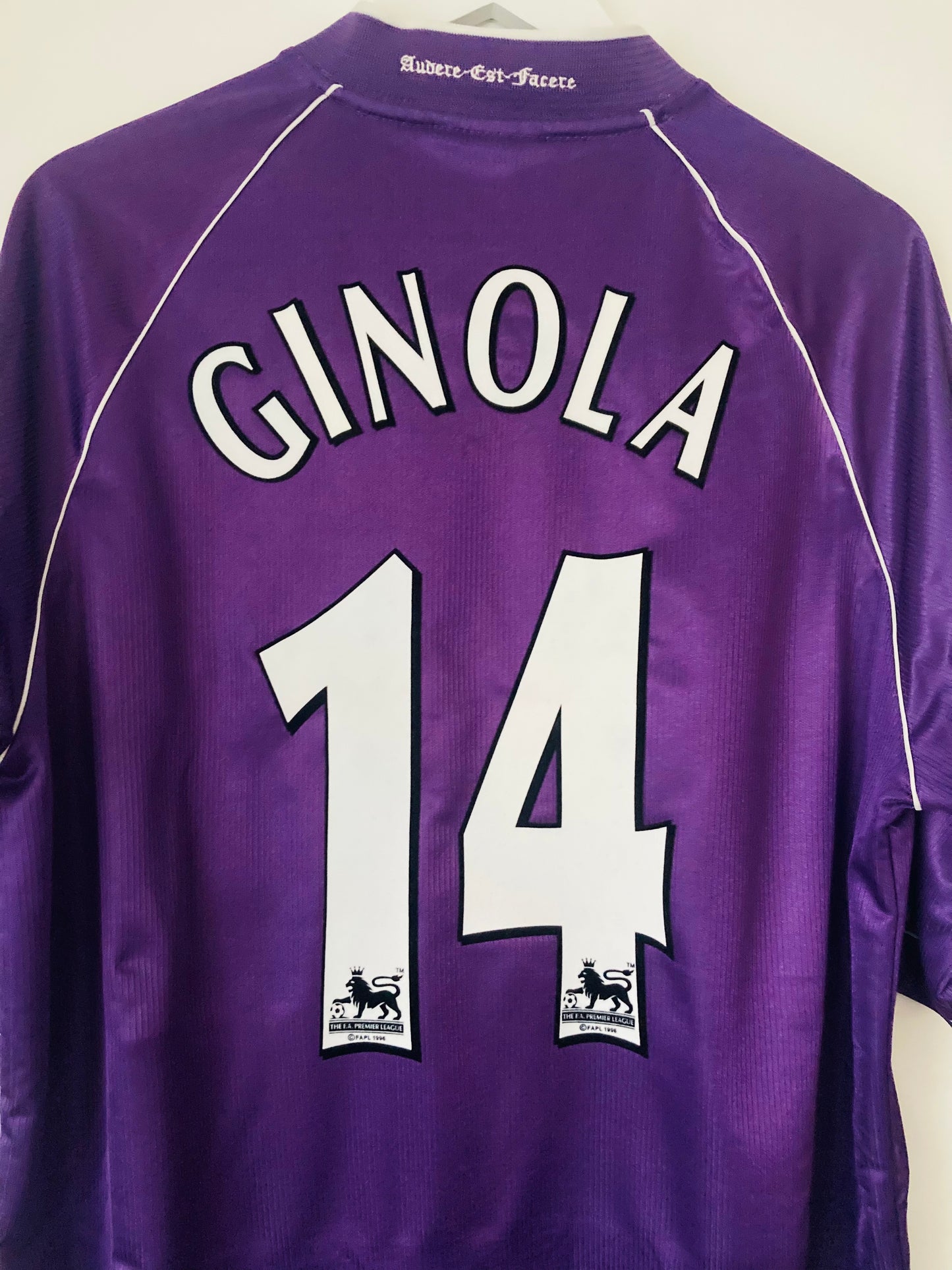 Tottenham Hotspur away football shirt
1998/99 Ginola Large