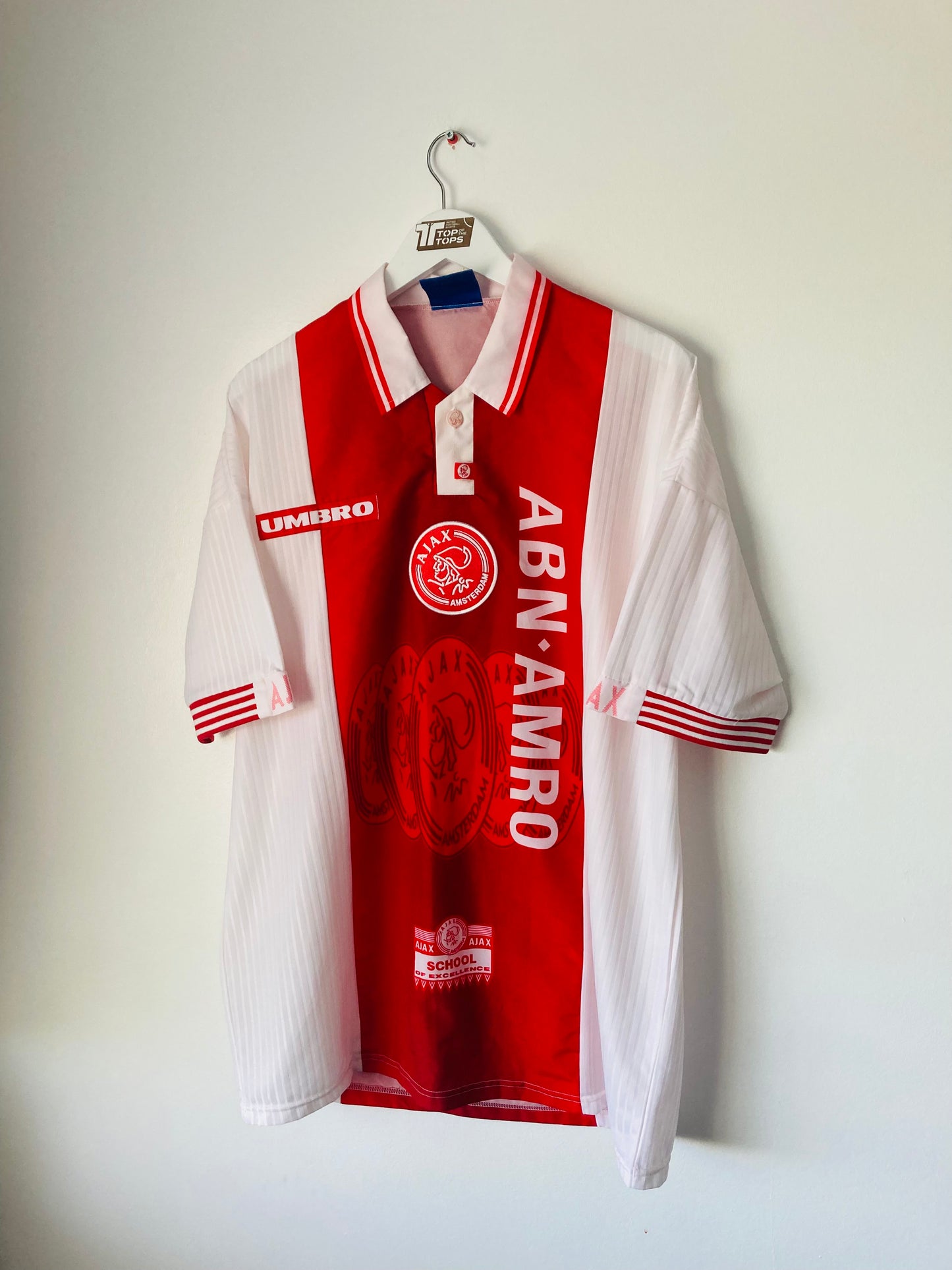 Ajax home football shirt
1997/98 M.Laudrup XL