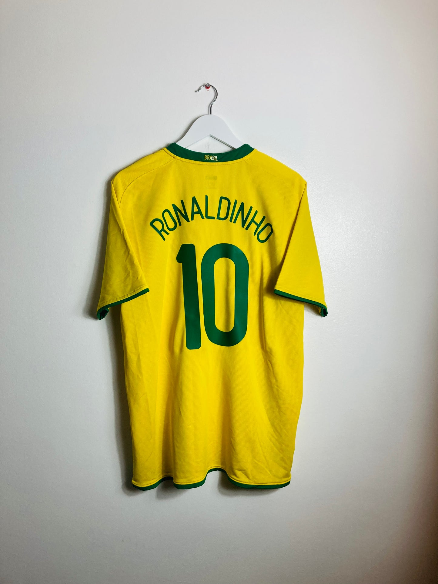 Brazil home football shirt 2008/10 Ronaldinho Large