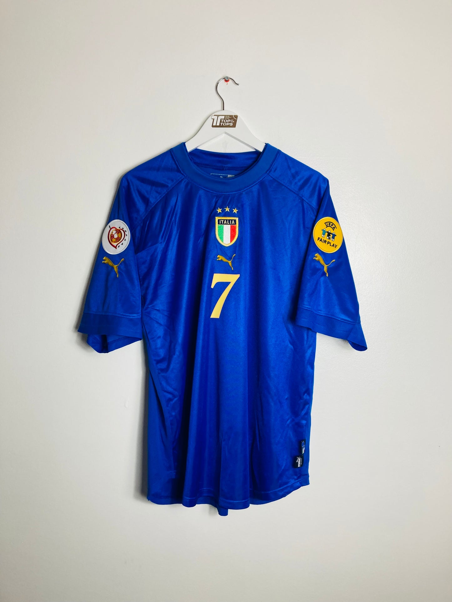 Italy home football shirt
Euro 2004 Del Piero XXL
