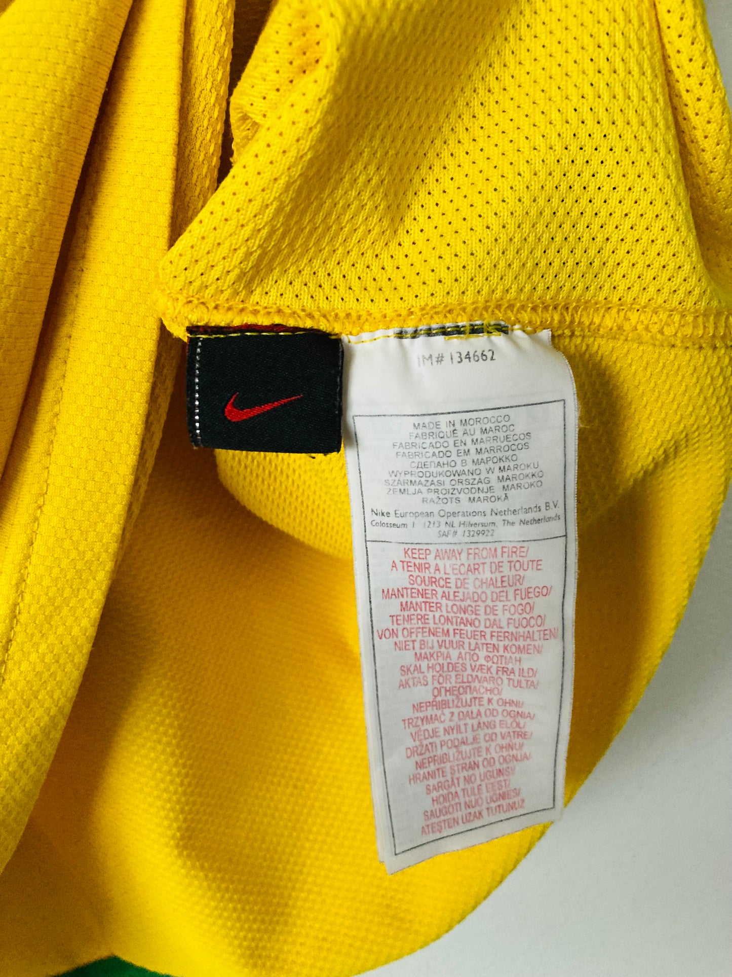 Brazil home football shirt W/C 2006 R9 medium