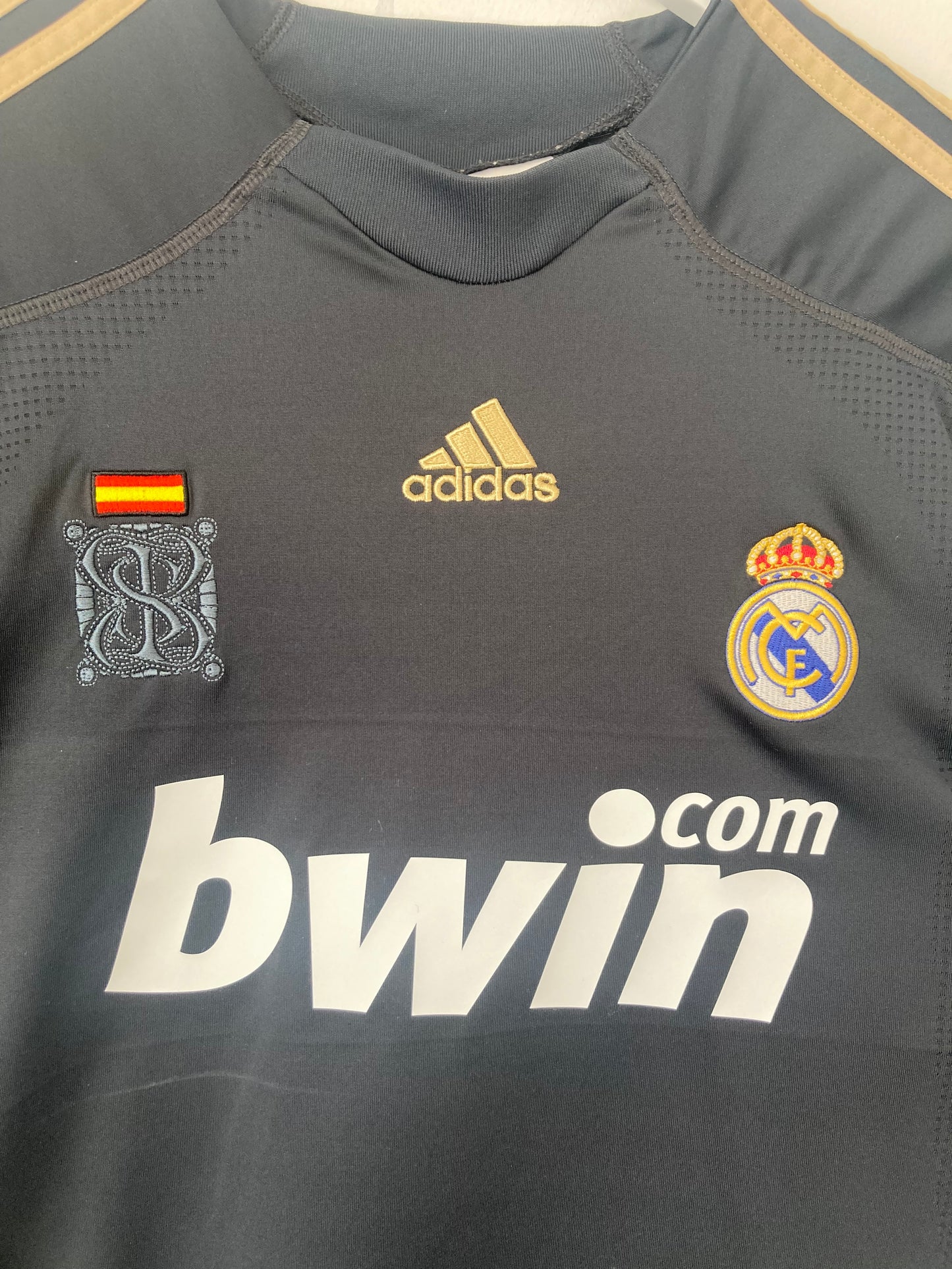 Real Madrid third football shirt (sample)
2009/10
Cristiano Ronaldo 9 Large