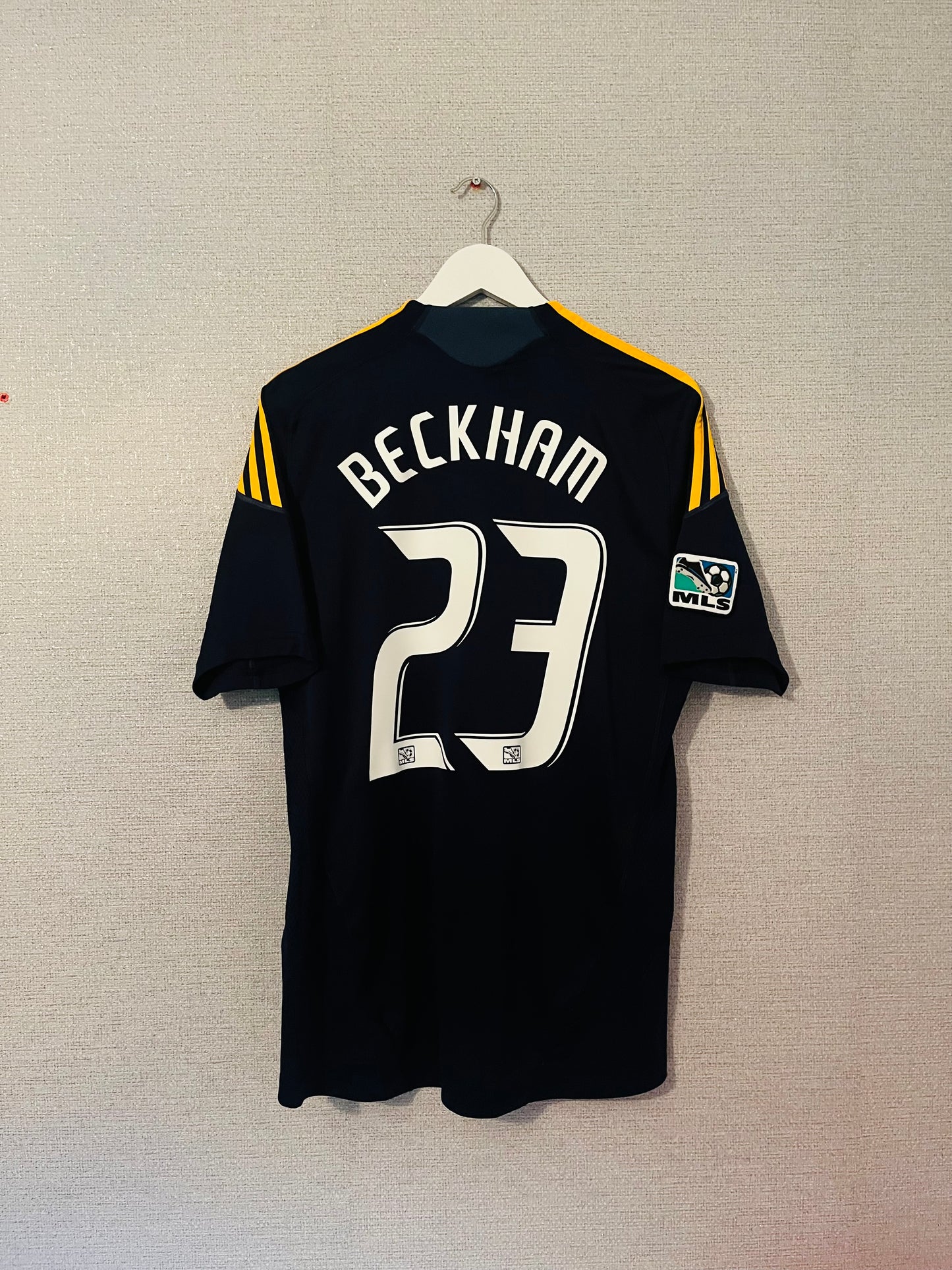 LA Galaxy away football shirt
2009/10 Beckham Medium